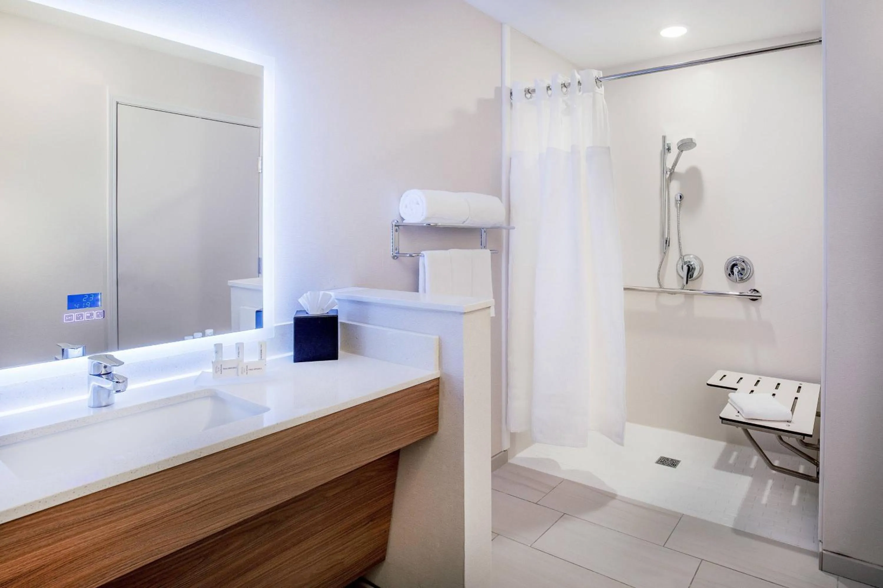 Bathroom in Fairfield Inn & Suites by Marriott McPherson