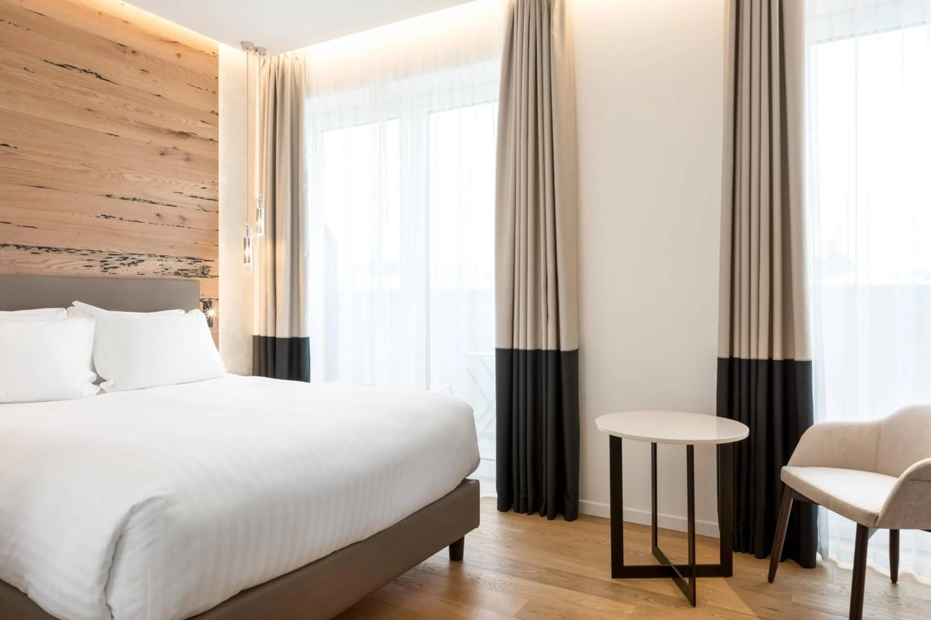 Photo of the whole room, Bed in AC Hotel Venezia by Marriott