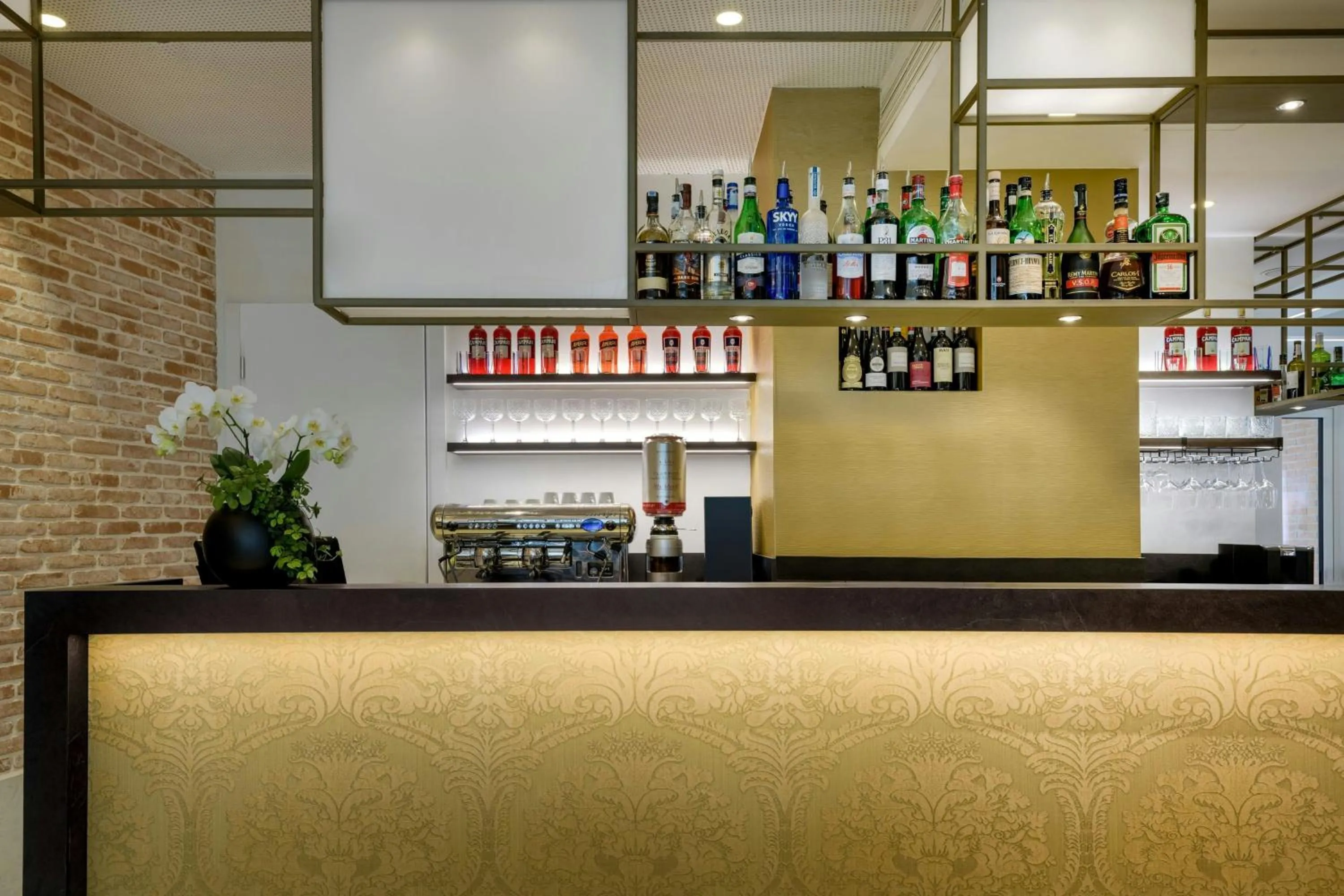 Lounge or bar in AC Hotel Venezia by Marriott