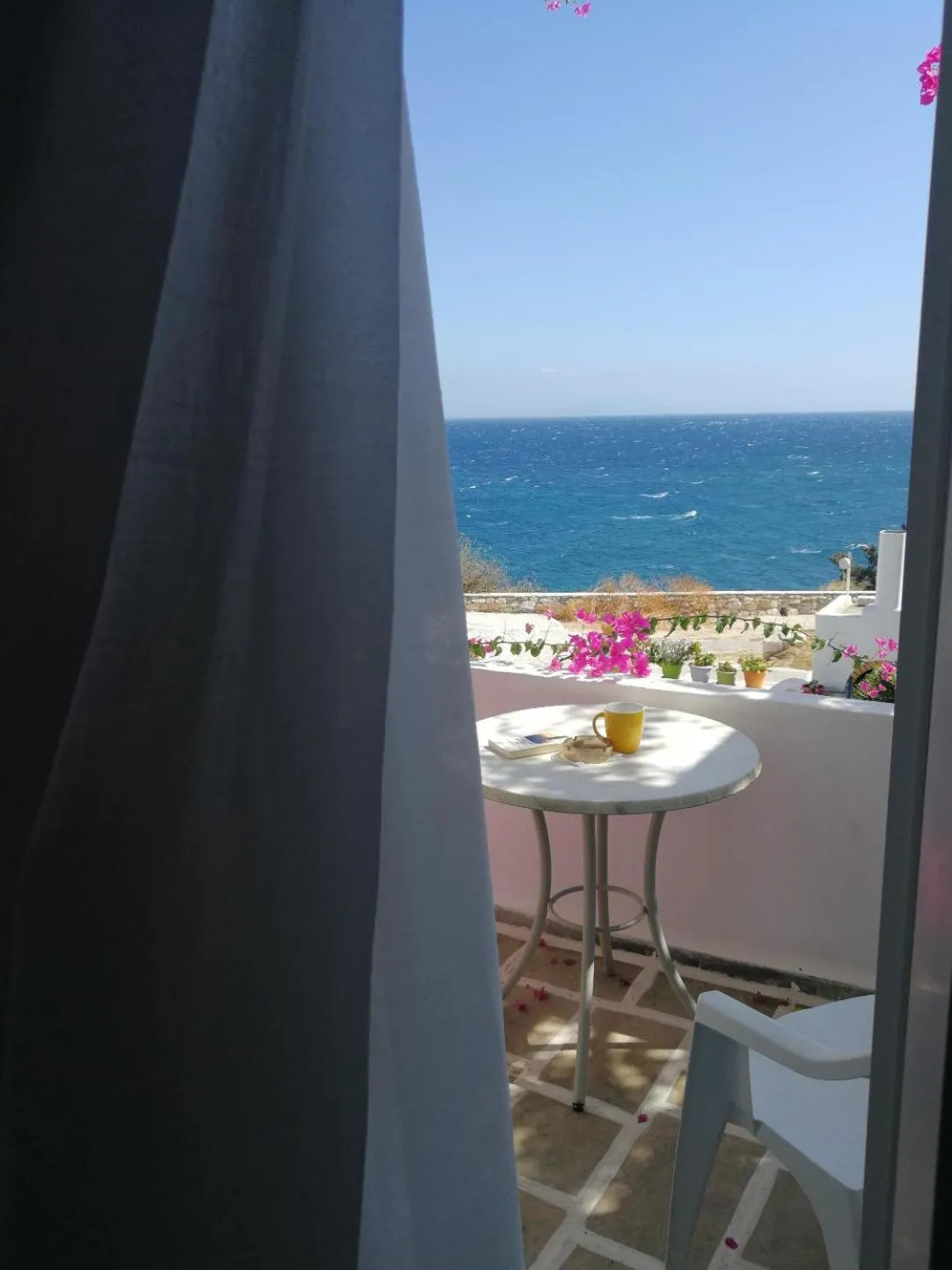 Vrohaki Studios & Rooms