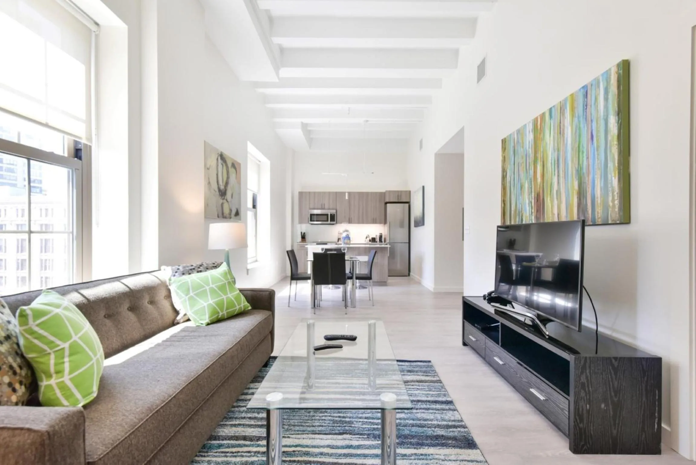 Kitchen or kitchenette in Global Luxury Suites Downtown Boston