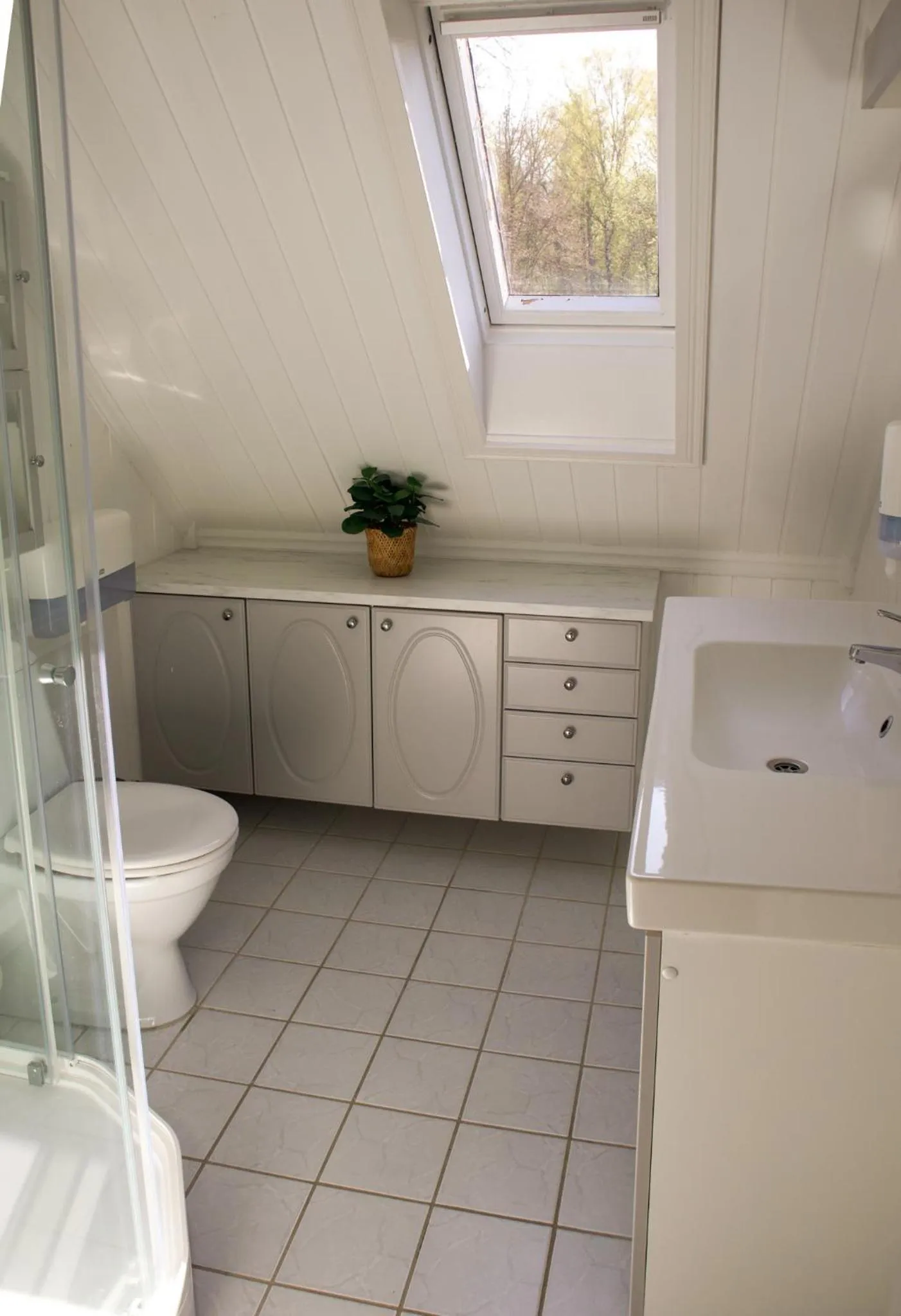 Bathroom in Lagunen Cottages and Hostel