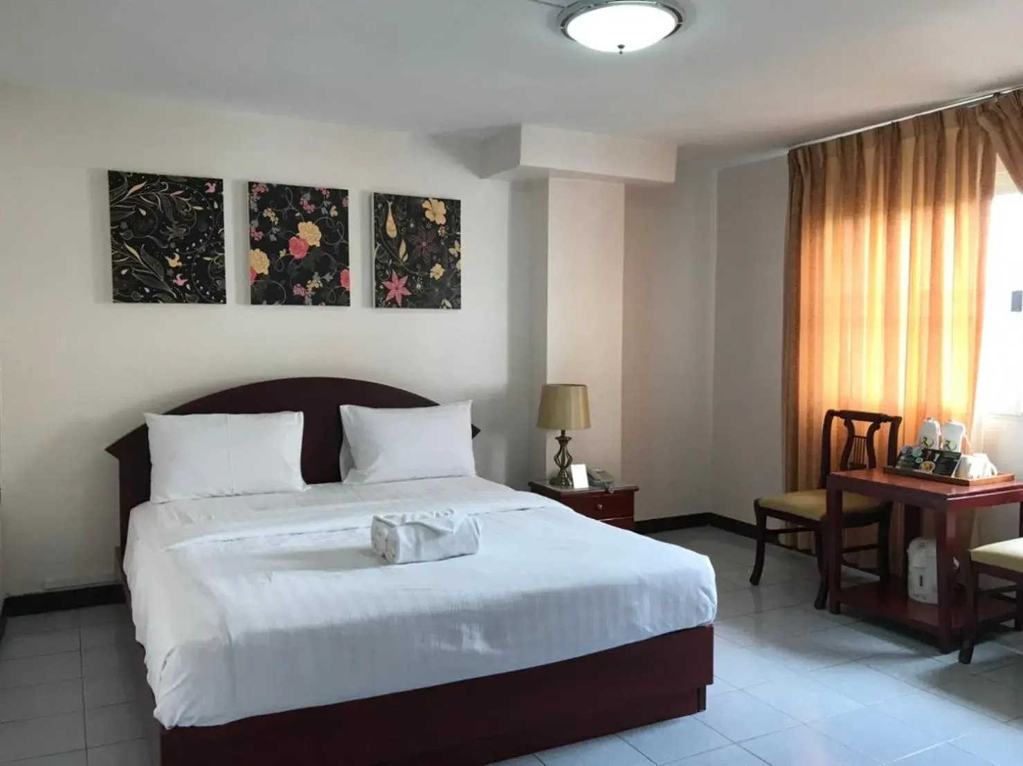 Photo of the whole room, Bed in Regent Lodge Lampang Photo of the whole room, Bed in Regent Lodge Lampang