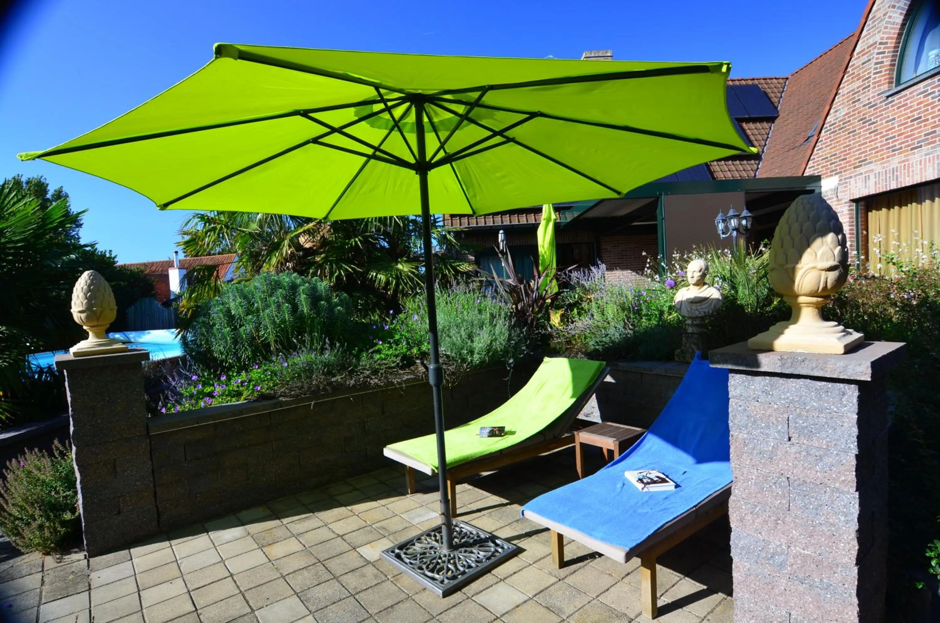 Property building in B&B wellness Sea Nat voor Naturisten