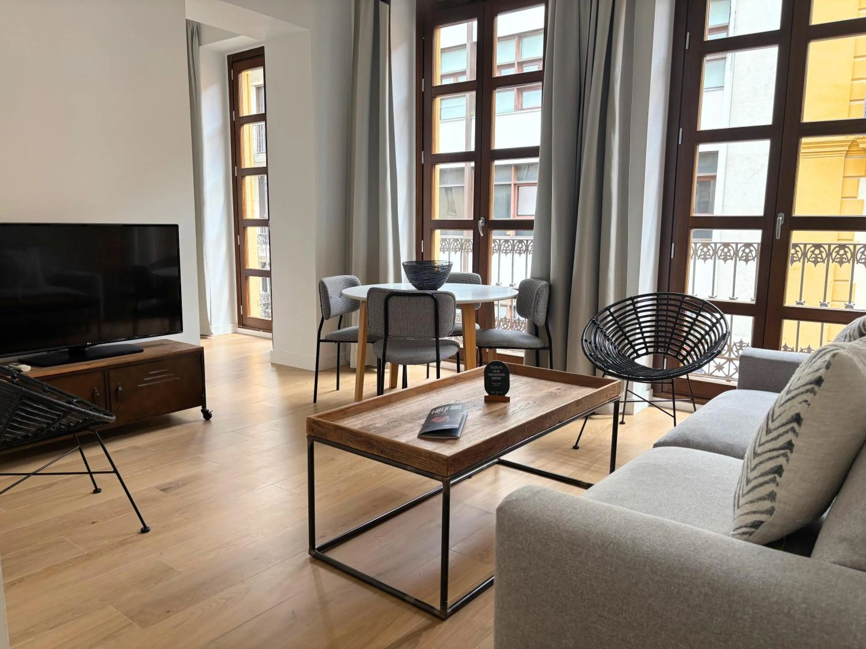 Living room in Apartamentos Core Suite Sevilla
