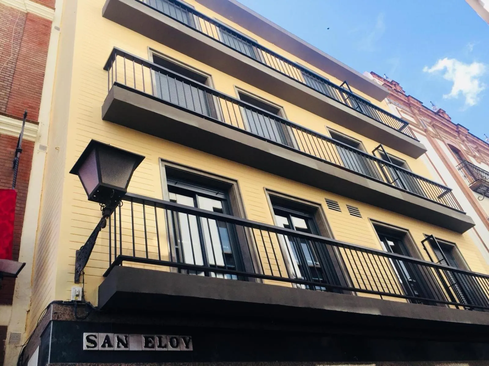 Property building in Apartamentos Core Suite Sevilla