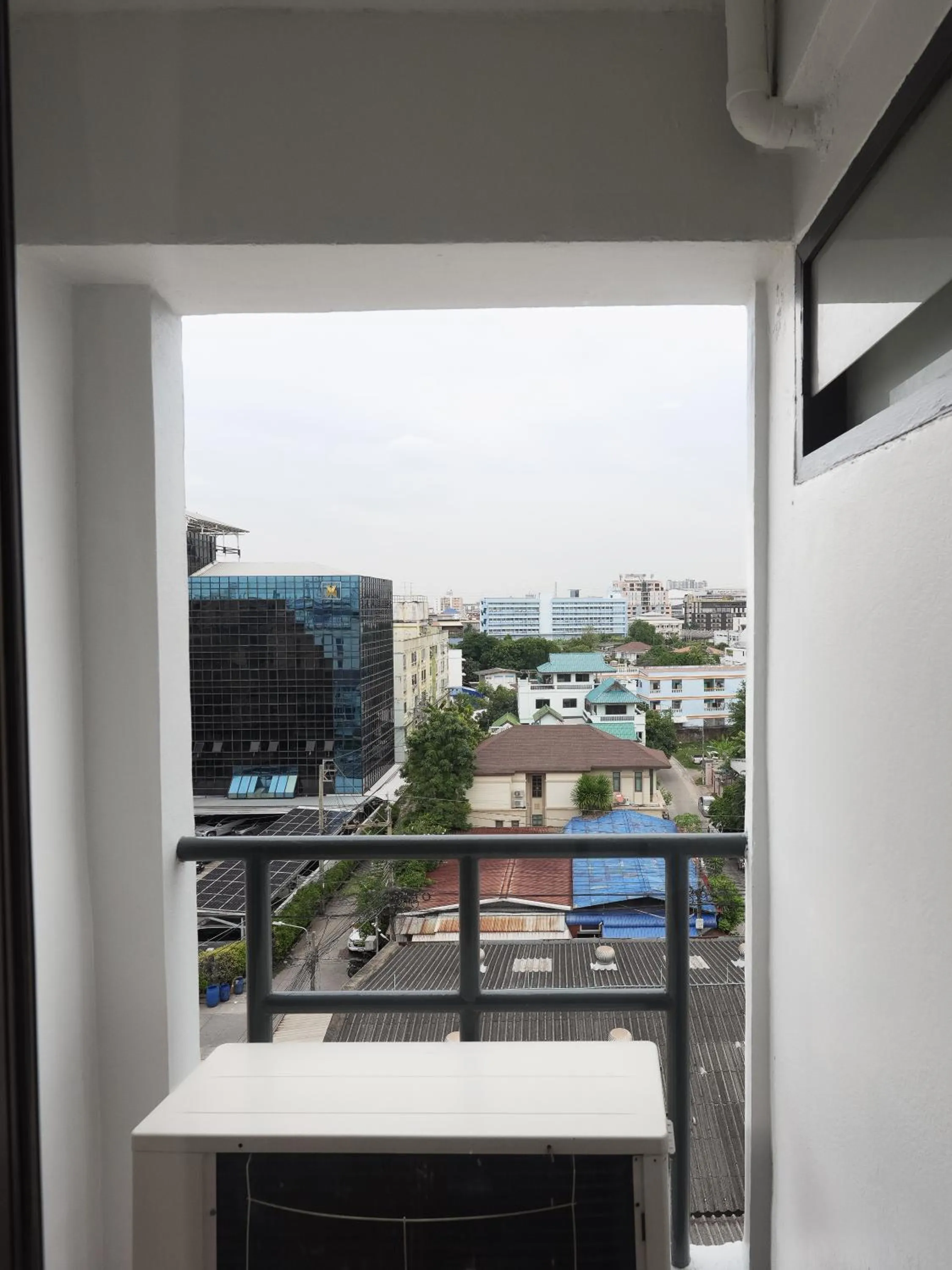 Regent Ngamwongwan Hotel