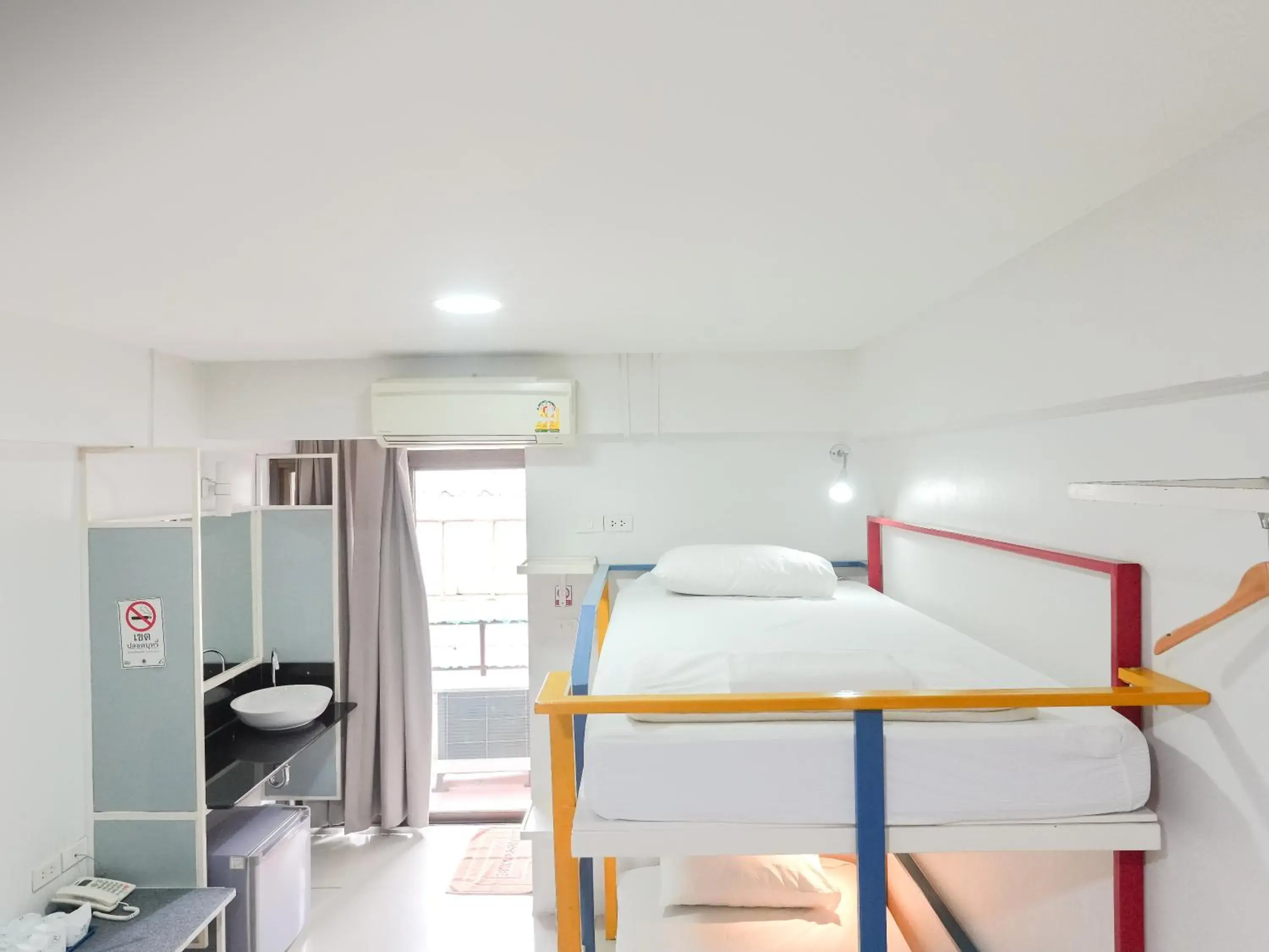 Bed in Regent Ngamwongwan Hotel Bed in Regent Ngamwongwan Hotel