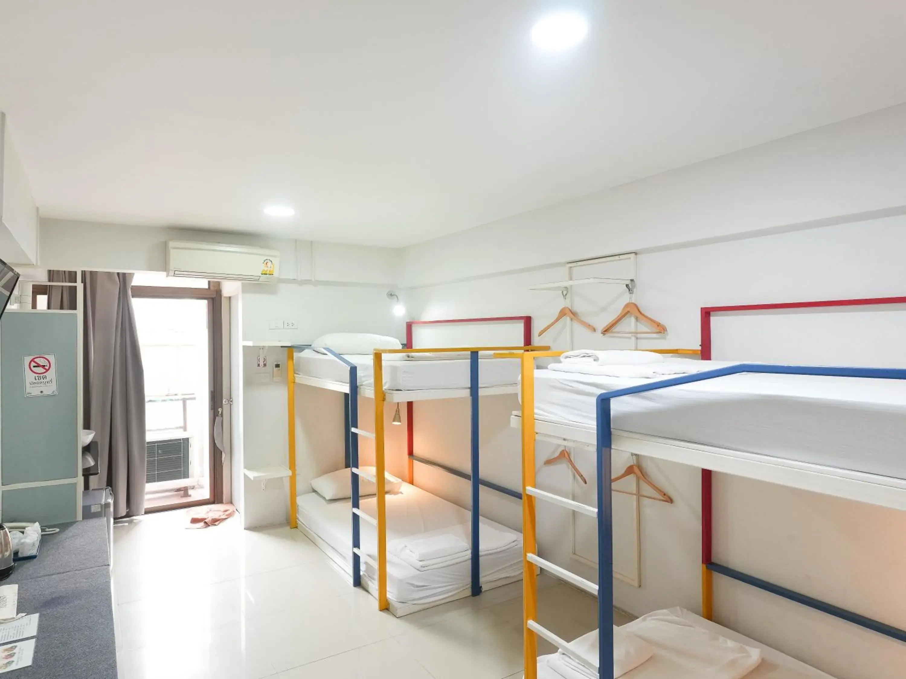 Bed in Regent Ngamwongwan Hotel Bed in Regent Ngamwongwan Hotel