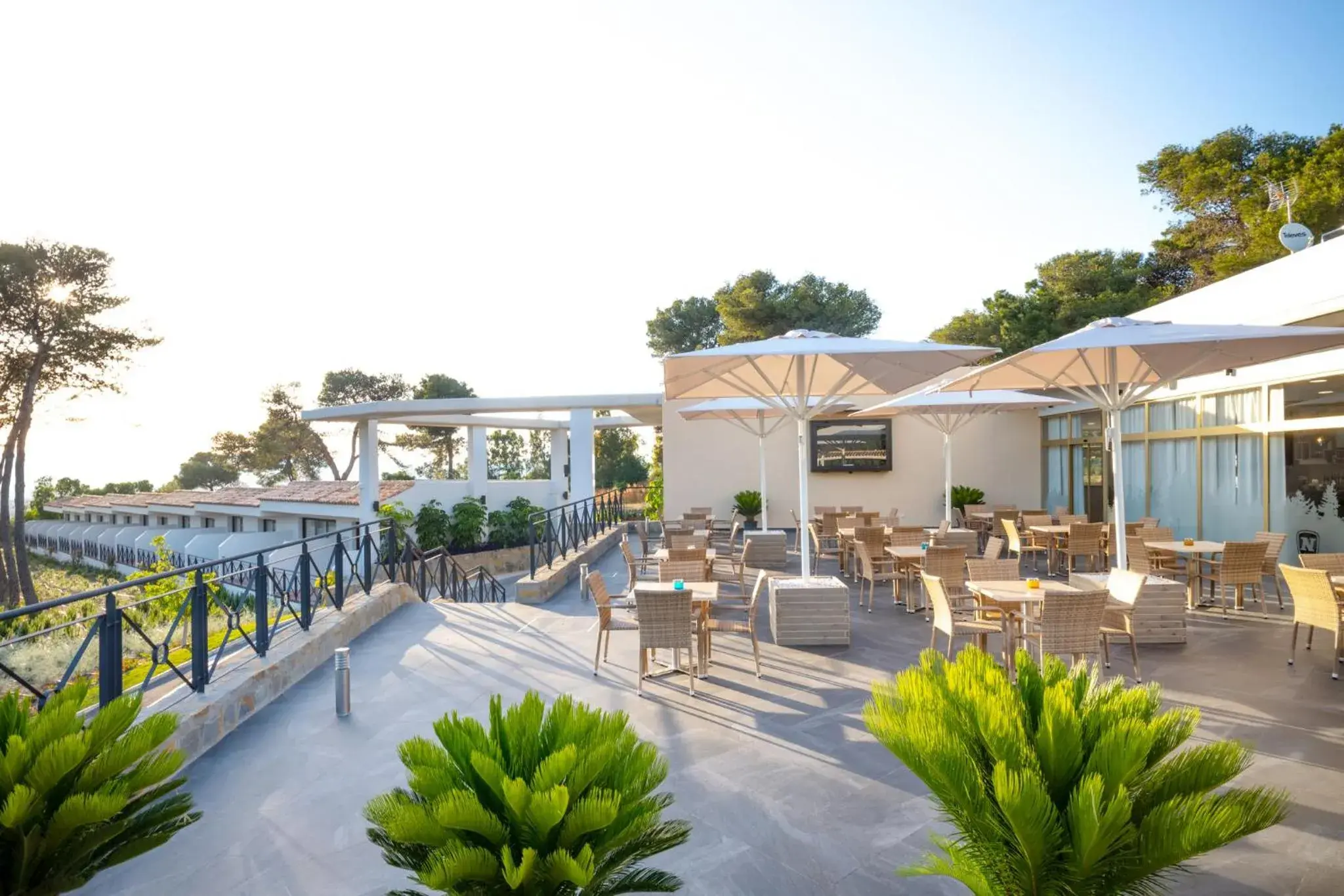 Property building in Hotel Admiral San Roque Property building in Hotel Admiral San Roque