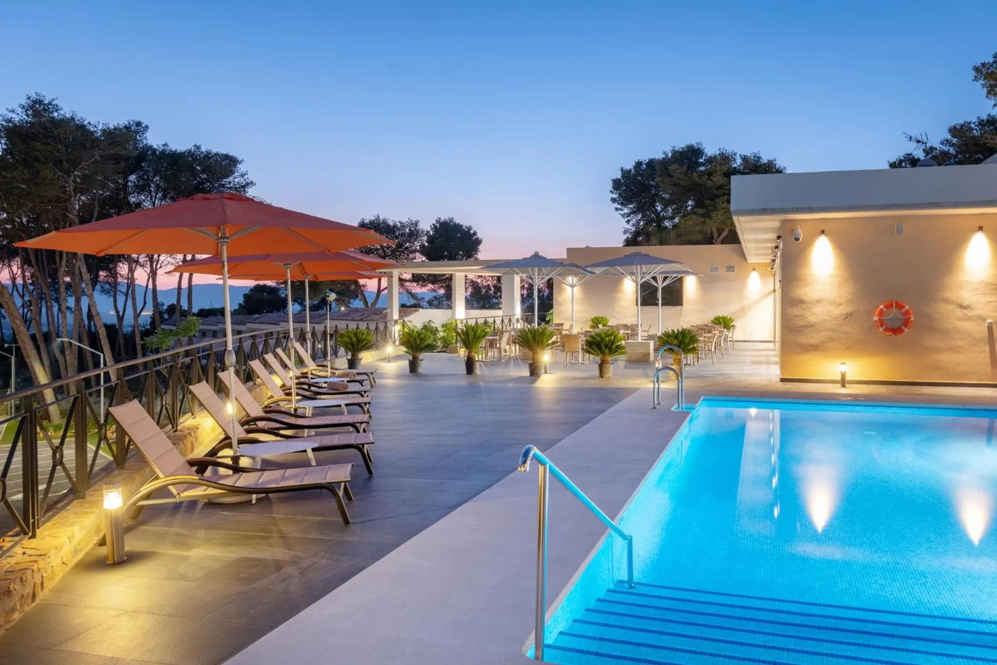 Swimming pool in Hotel Admiral San Roque
