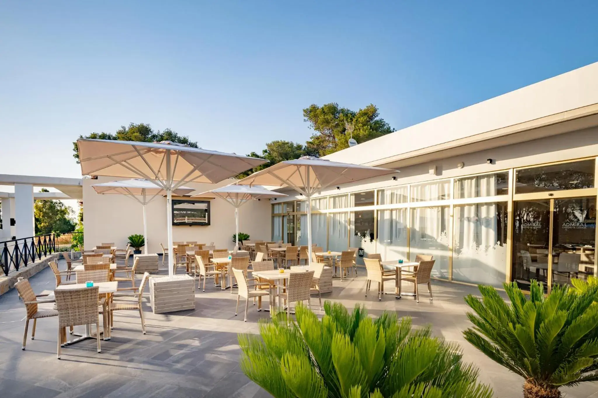 Property building in Hotel Admiral San Roque Property building in Hotel Admiral San Roque