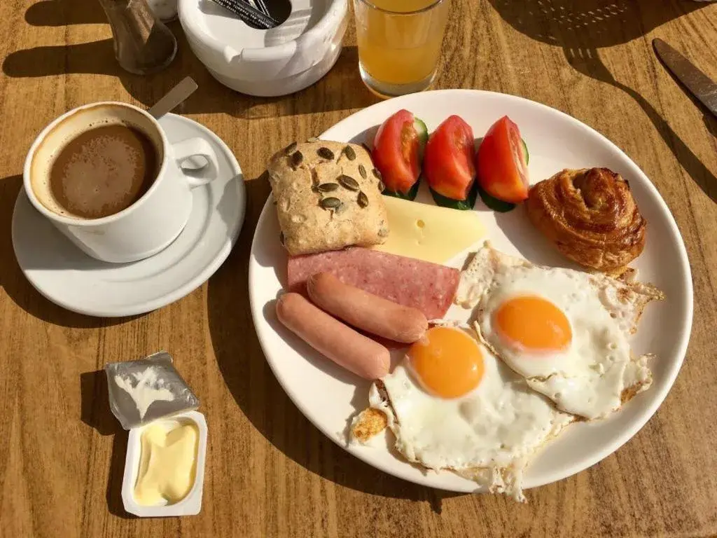 Breakfast in Petrosana Hotel Apartments Breakfast in Petrosana Hotel Apartments