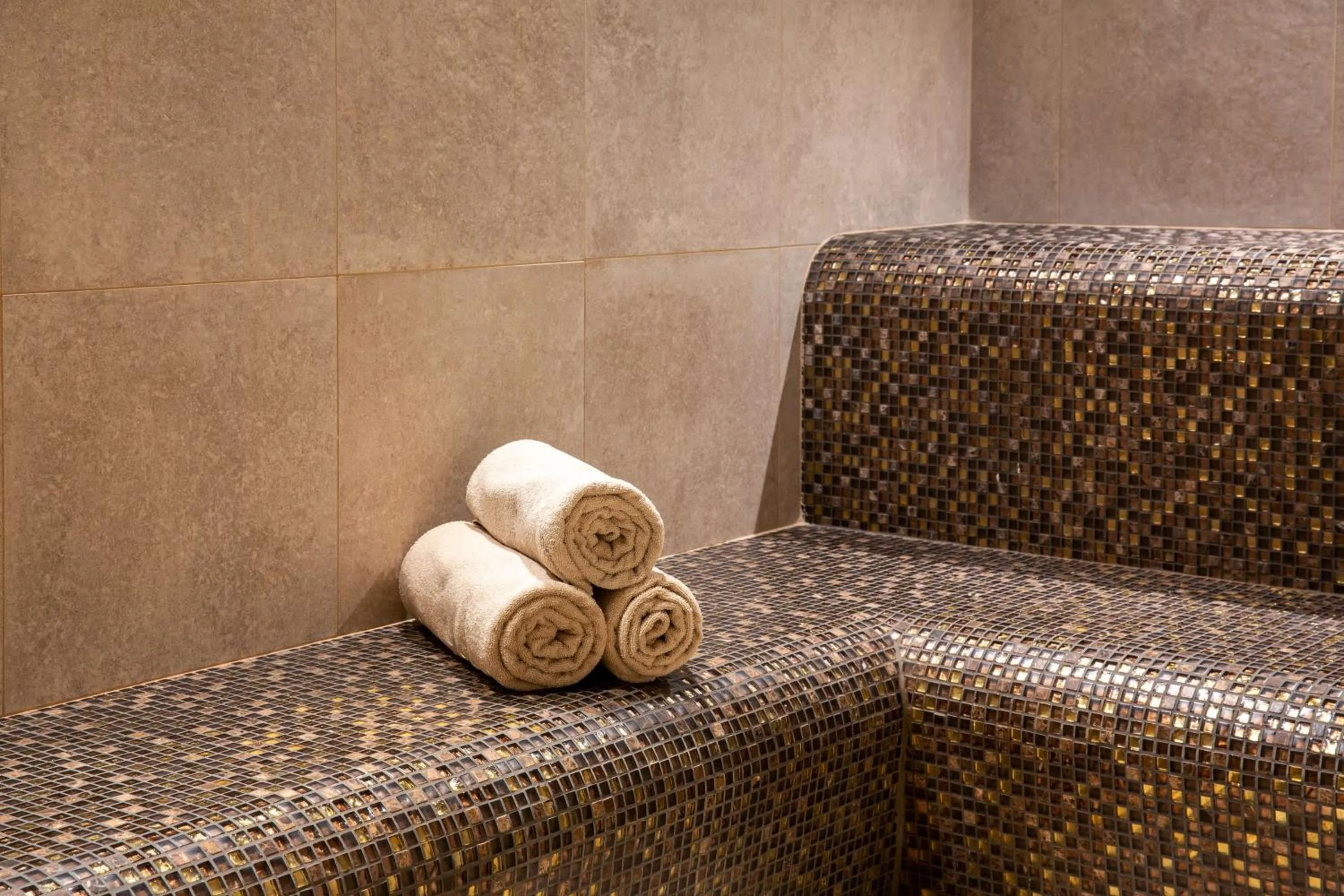 Spa and wellness centre/facilities in Best Western Hotel & SPA Coeur De Cassis