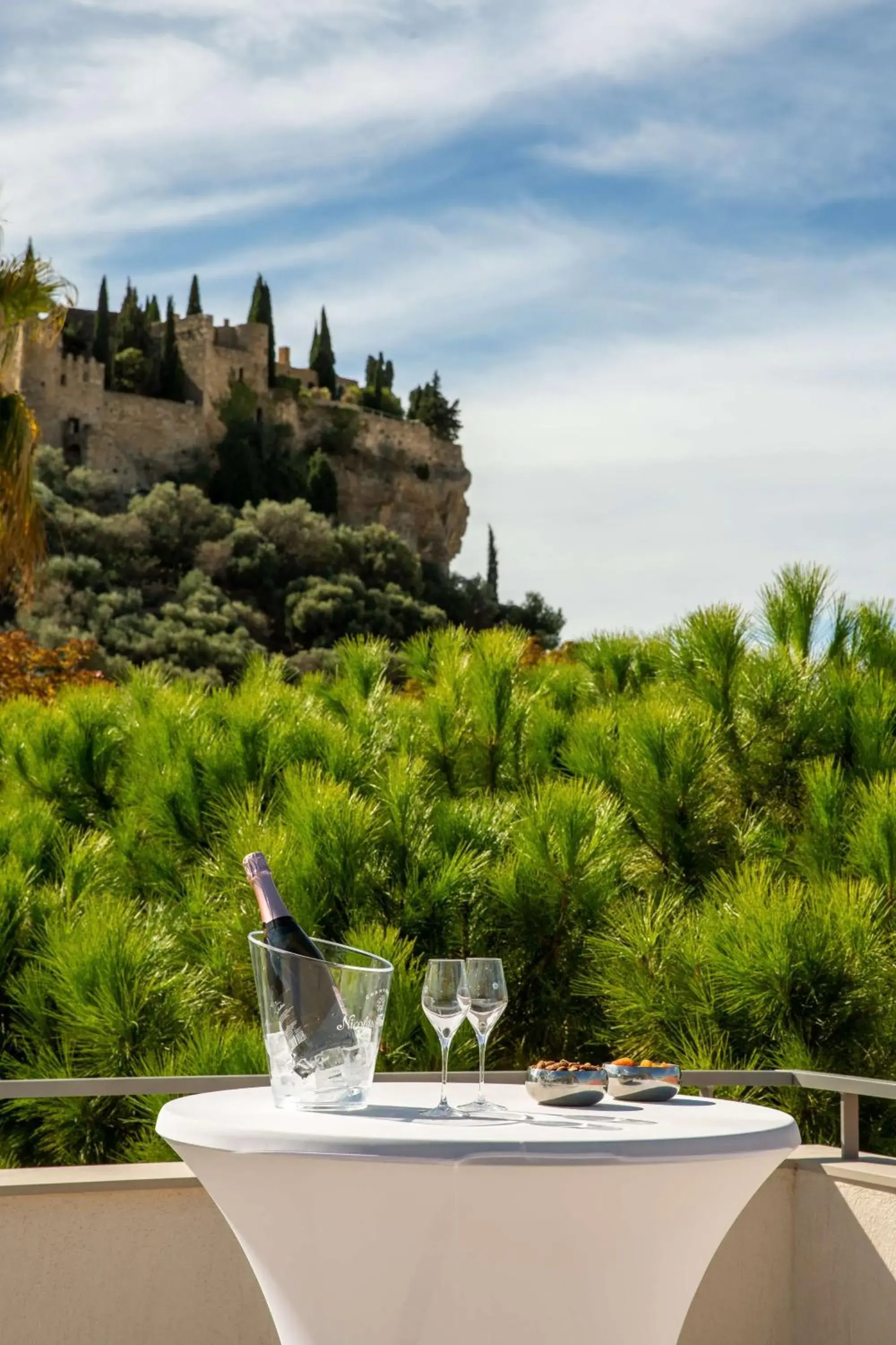 Property building in Best Western Hotel & SPA Coeur De Cassis Property building in Best Western Hotel & SPA Coeur De Cassis