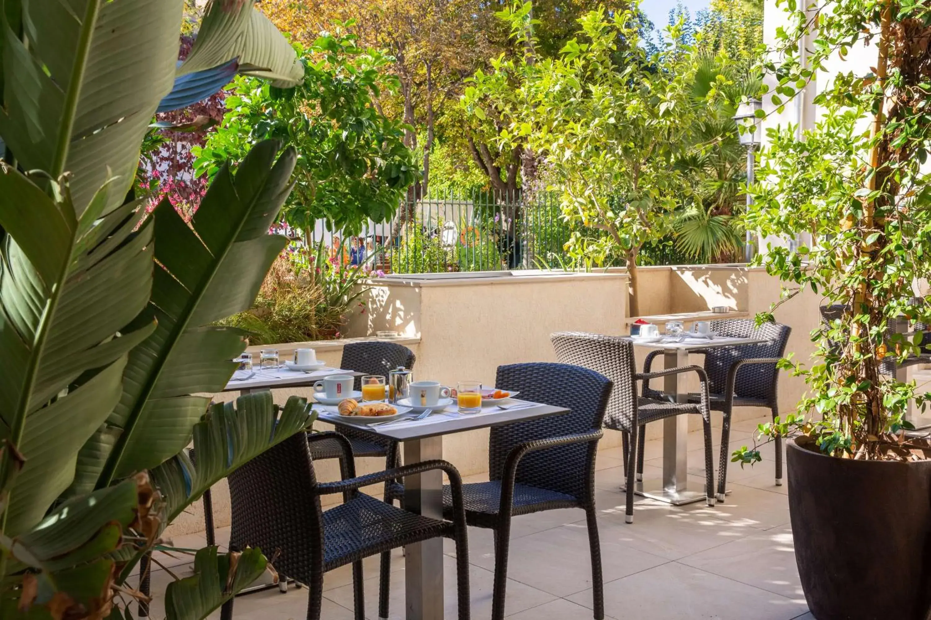 Breakfast in Best Western Hotel & SPA Coeur De Cassis Breakfast in Best Western Hotel & SPA Coeur De Cassis