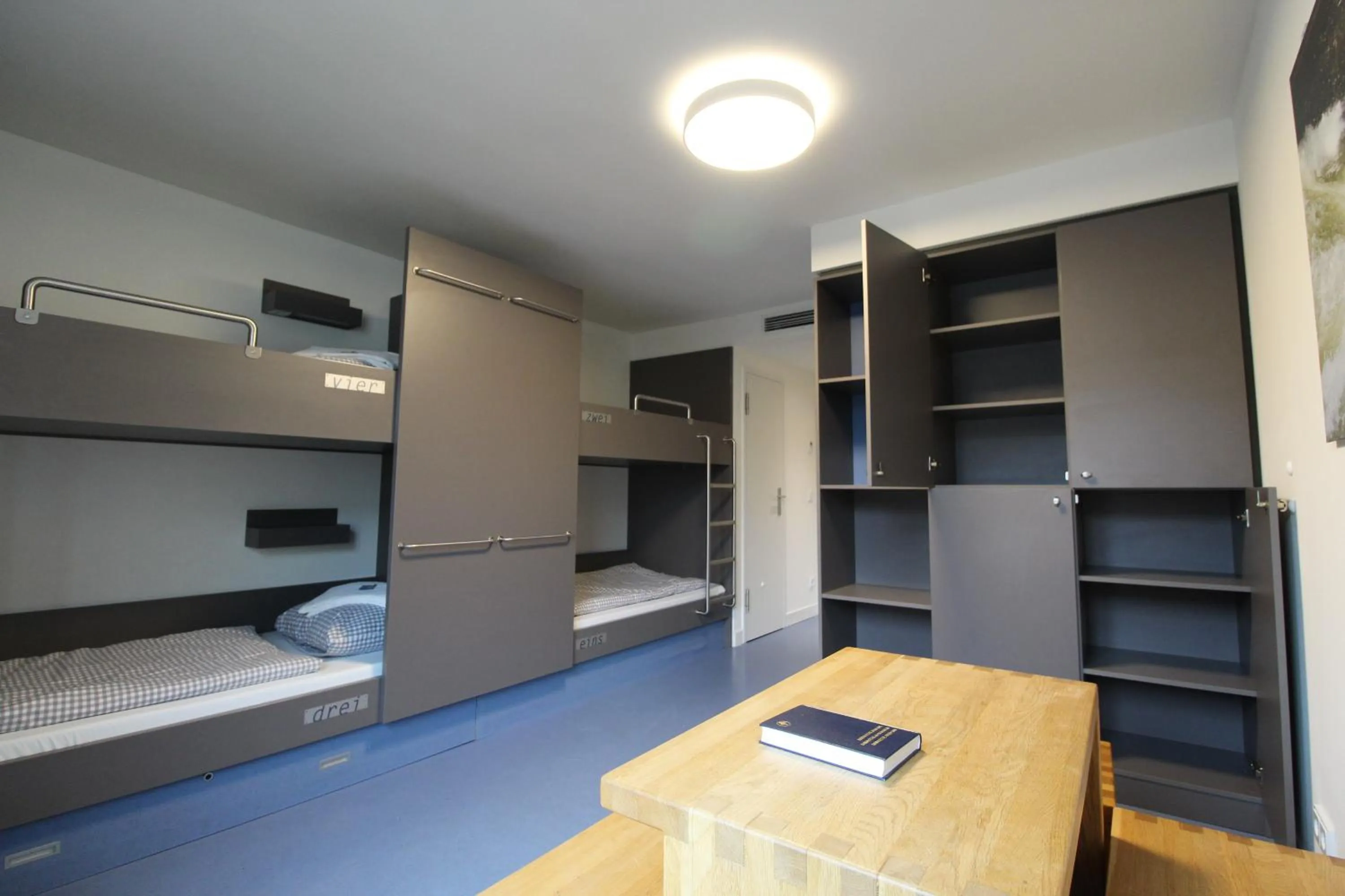 Photo of the whole room, Bed in CVJM Jugendhotel München