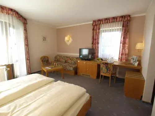 Triple Room with Balcony - single occupancy in Hotel Landhaus Silbertanne Triple Room with Balcony - single occupancy in Hotel Landhaus Silbertanne