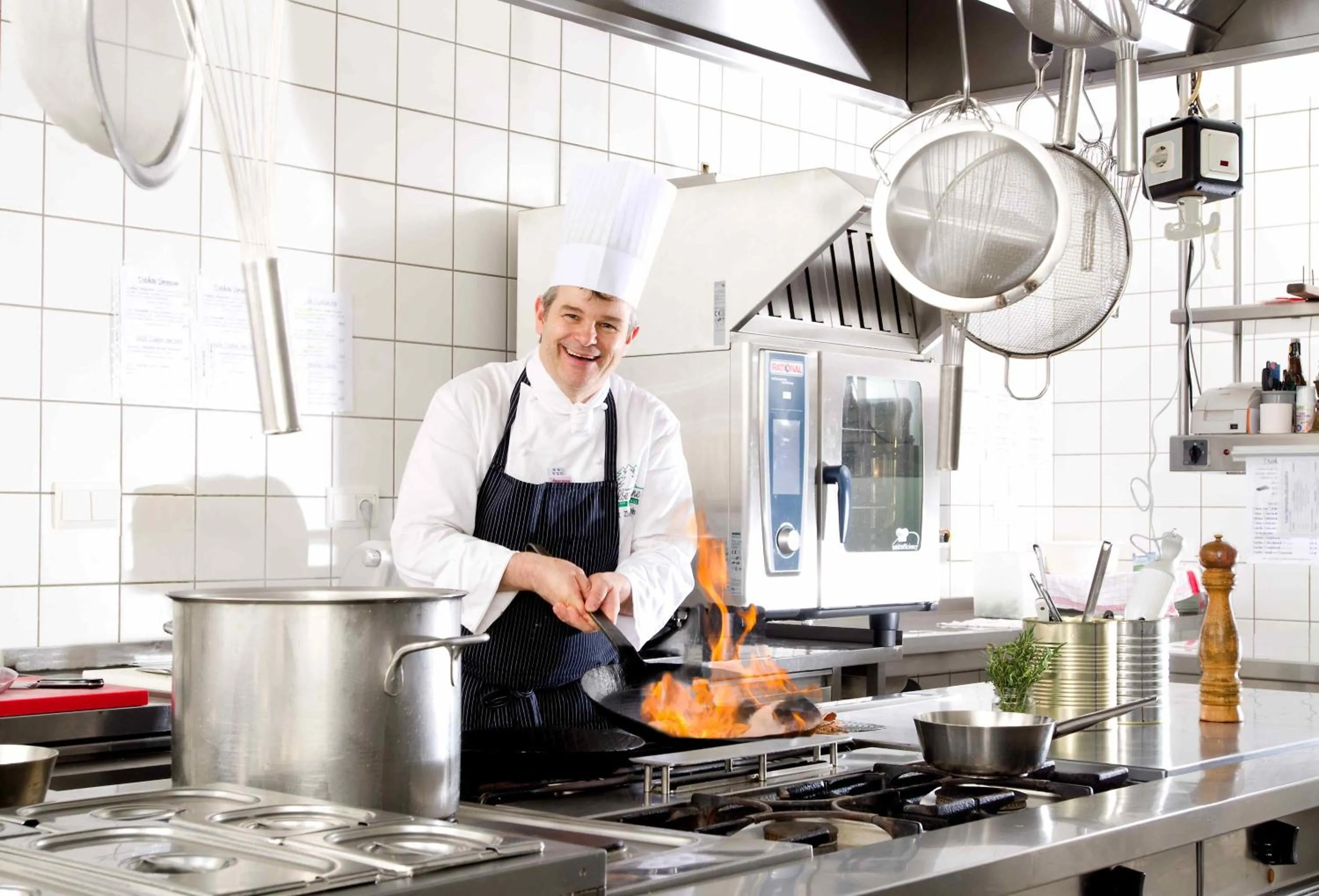 Kitchen or kitchenette in Hotel Landhaus Silbertanne