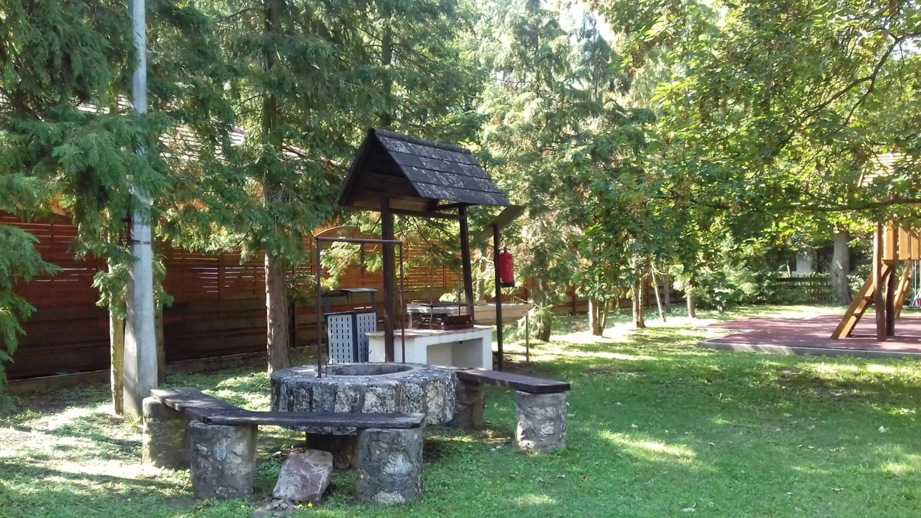 BBQ facilities in Hotel Jogar