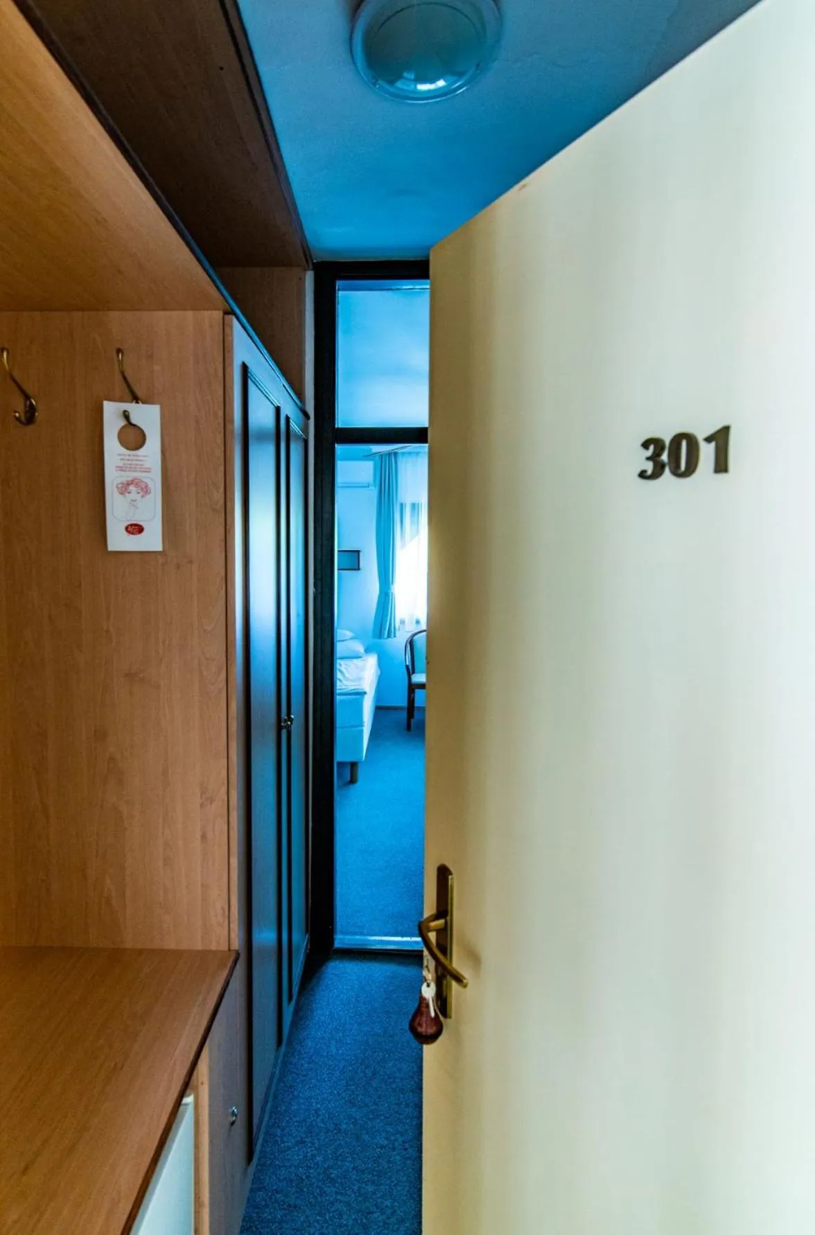 Photo of the whole room in Hotel Jogar