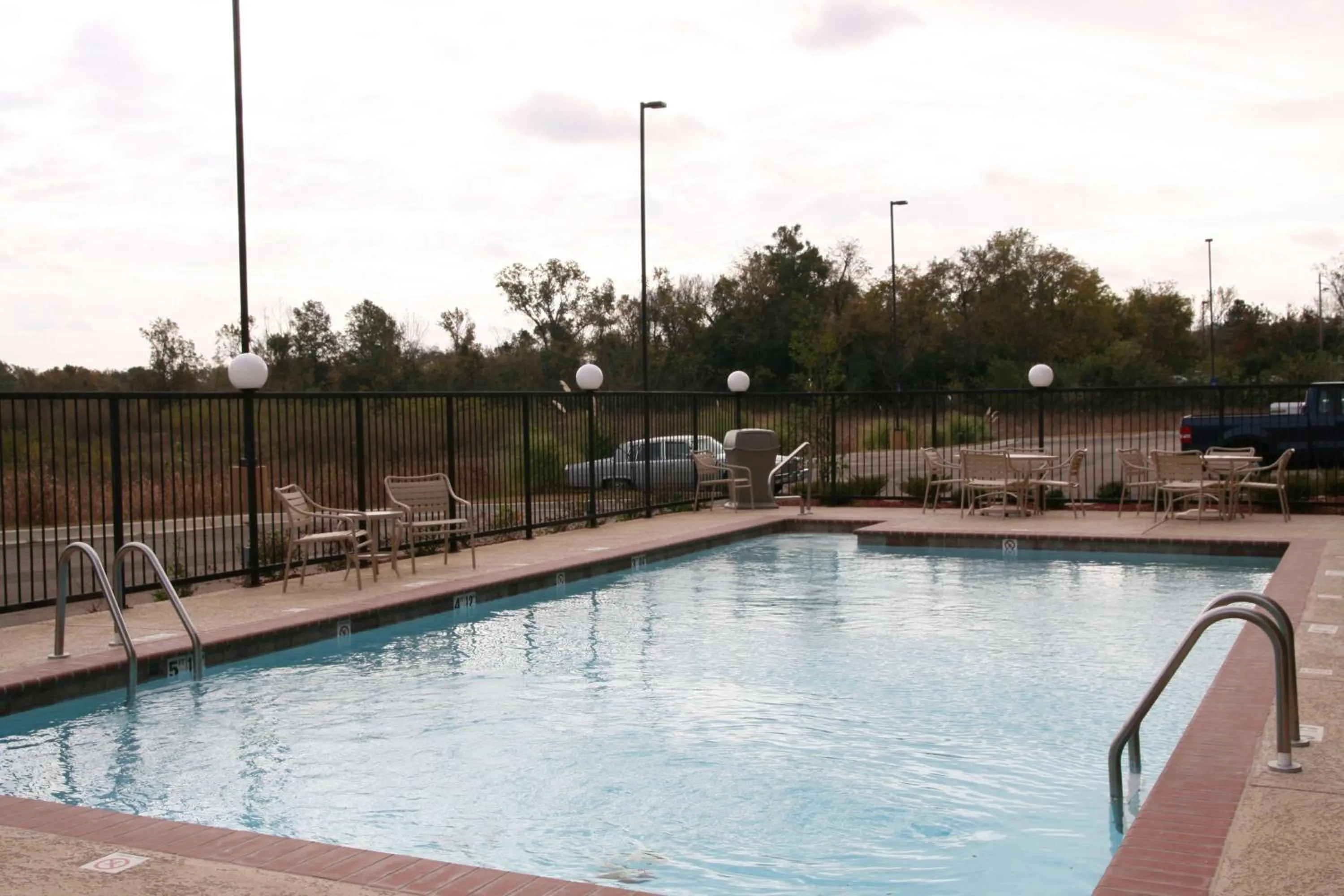Pool view in Hampton Inn & Suites Natchez