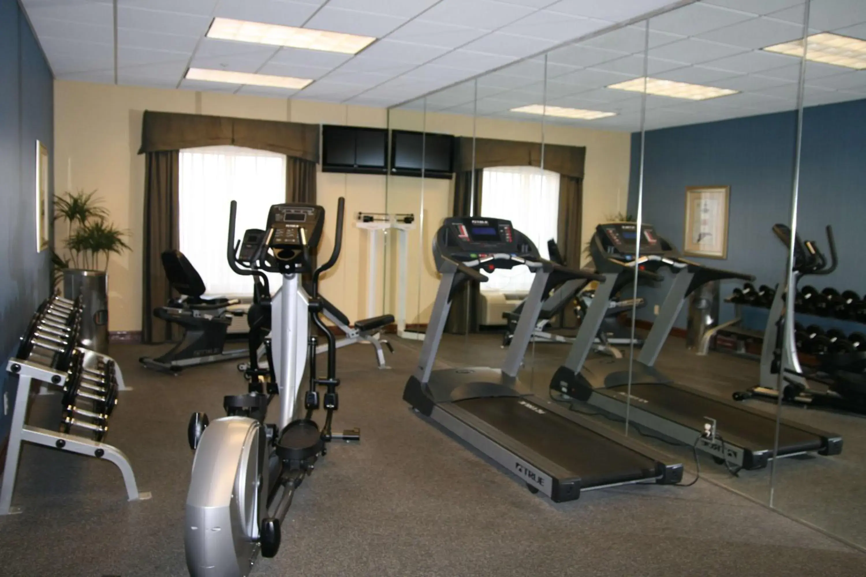 Fitness centre/facilities in Hampton Inn & Suites Natchez Fitness centre/facilities in Hampton Inn & Suites Natchez