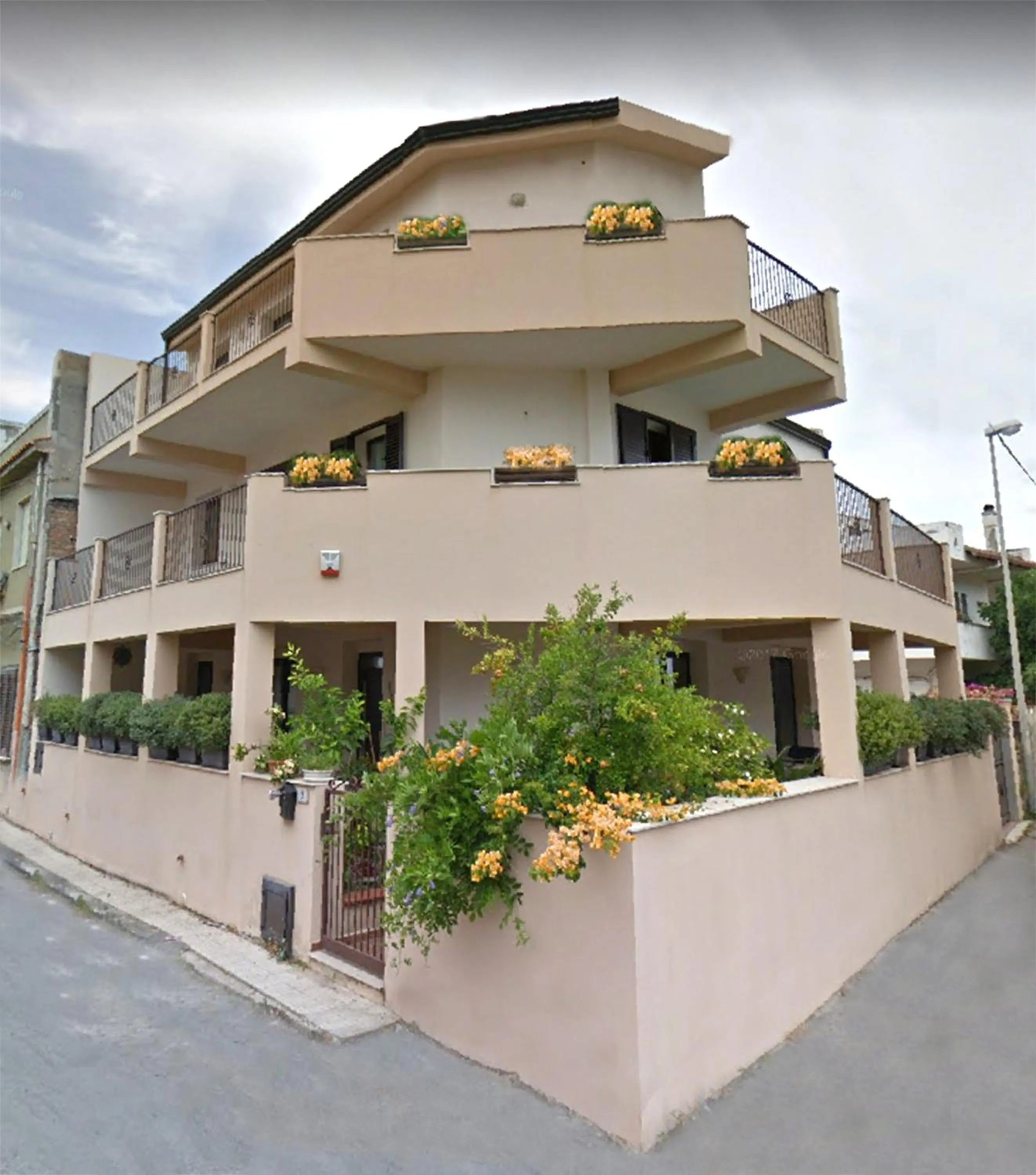 Facade/entrance in Casa Stone Milazzo B&B