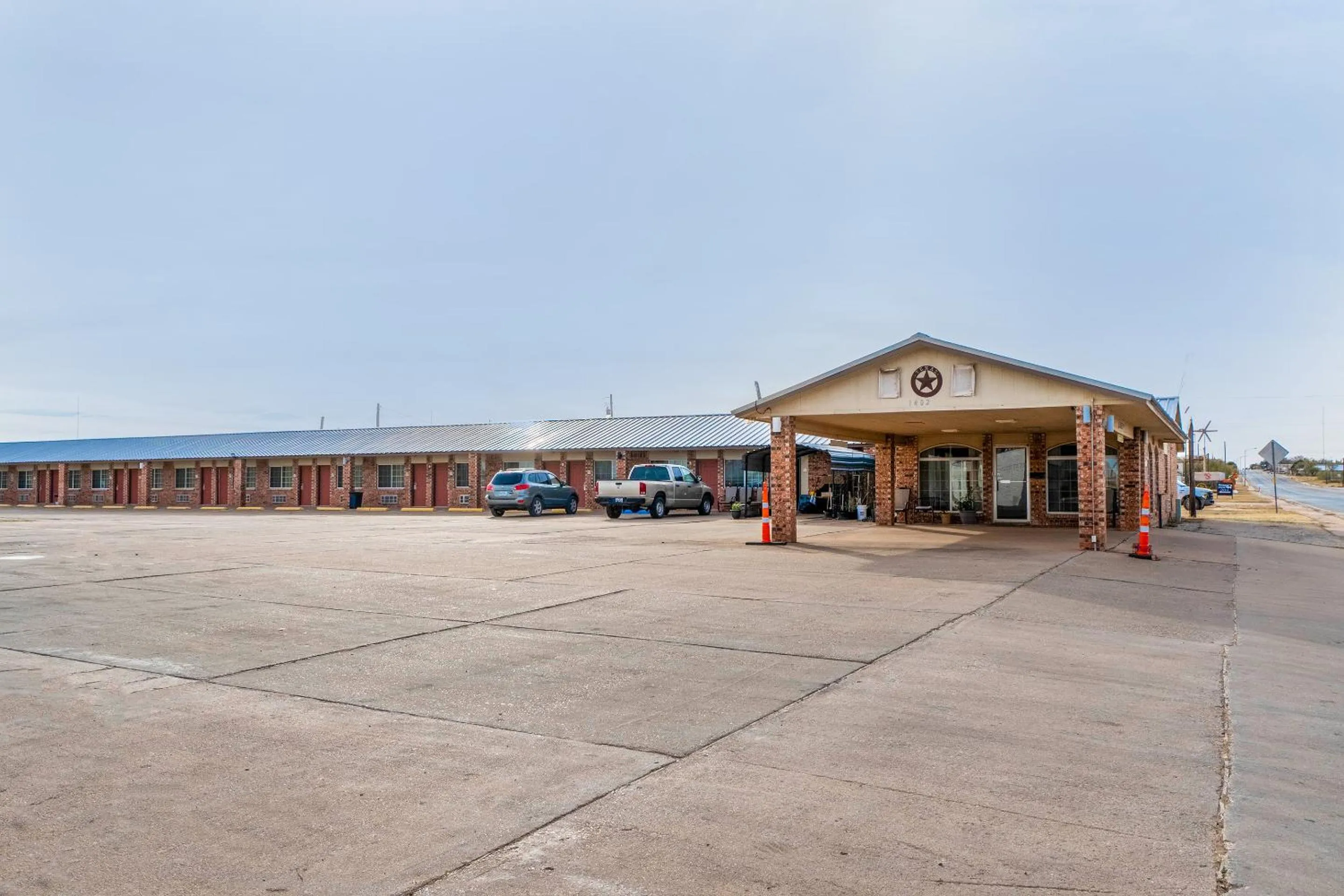 Parking in Stamford Inn By OYO