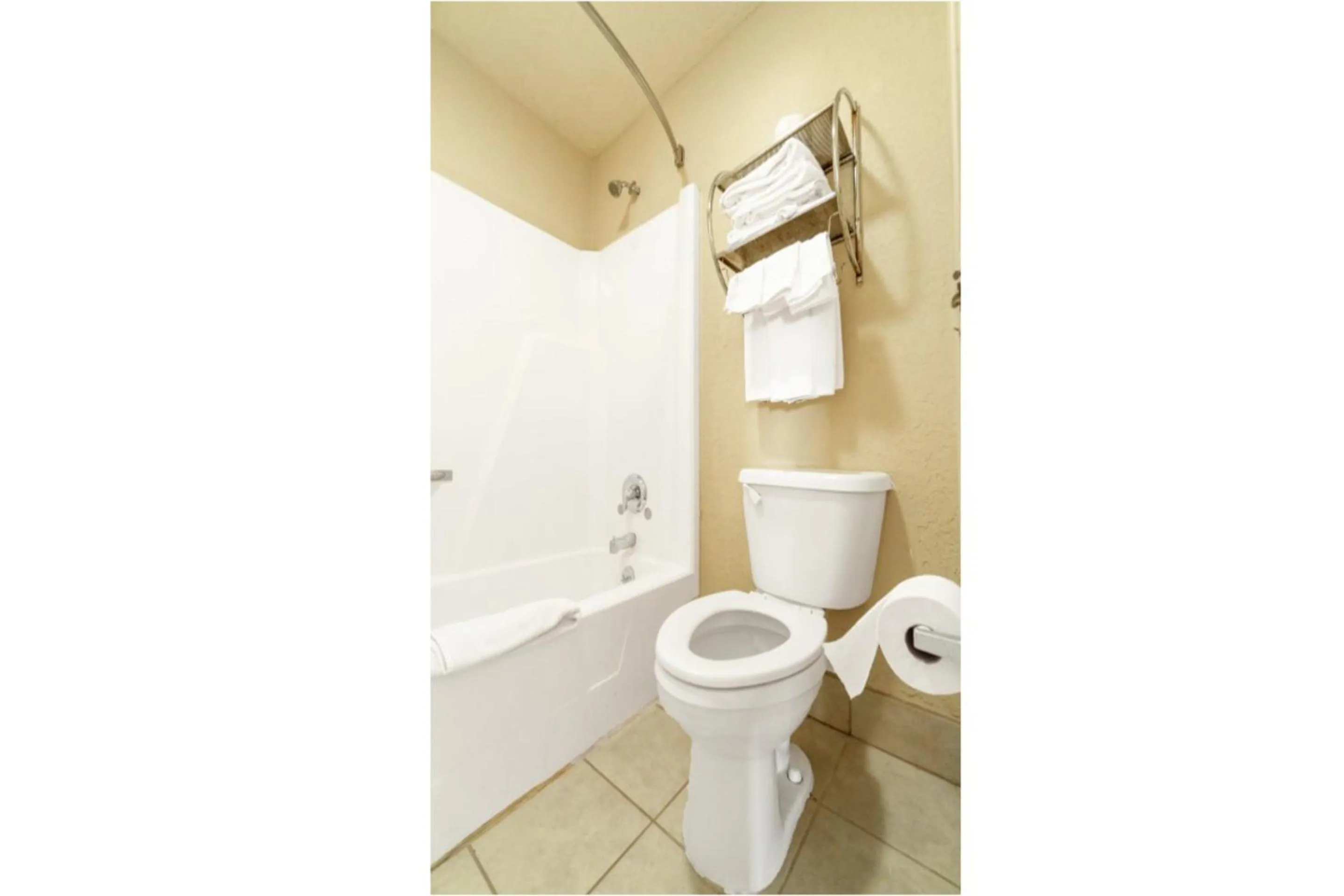 Bathroom in Stamford Inn By OYO