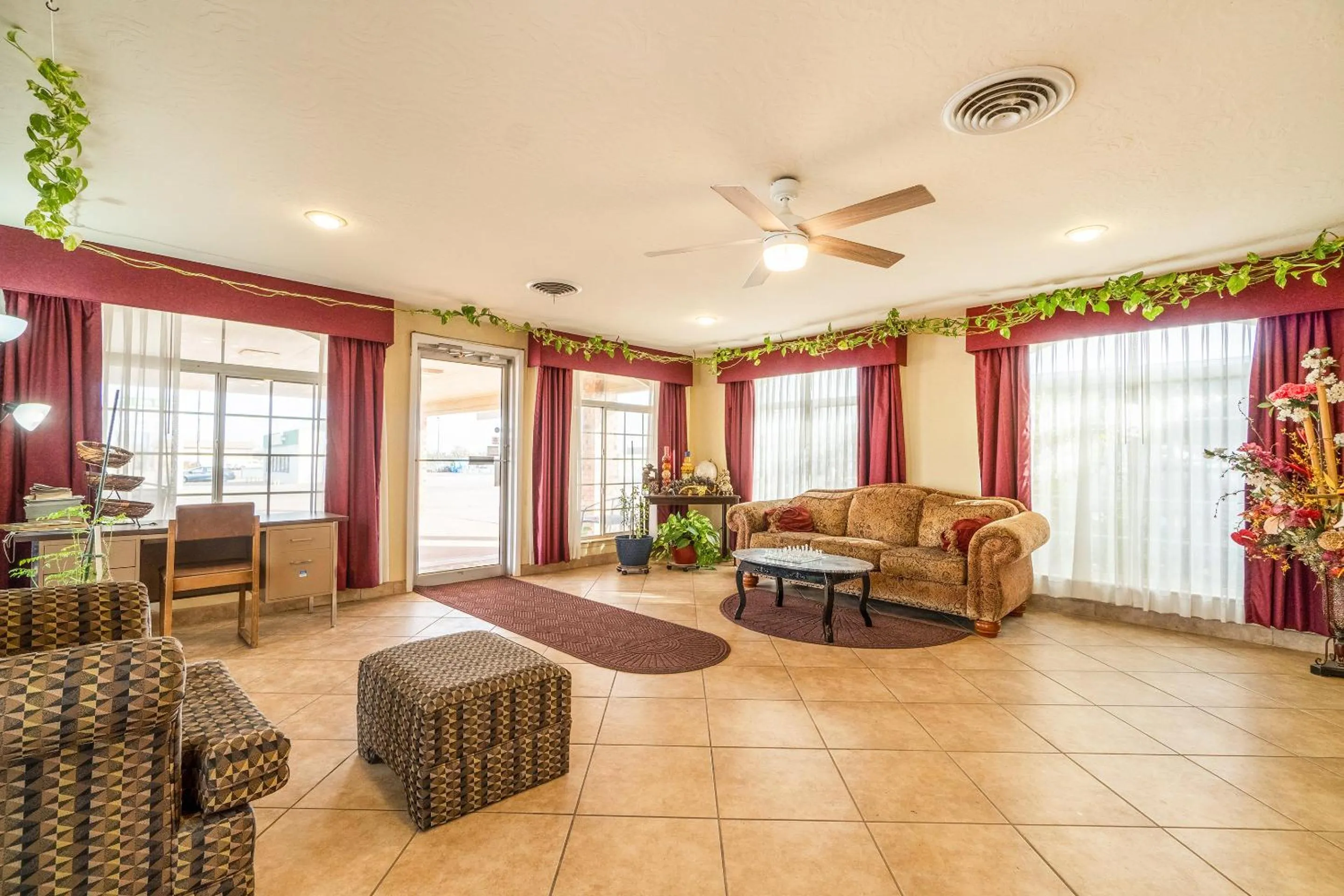 Lobby or reception in Stamford Inn By OYO