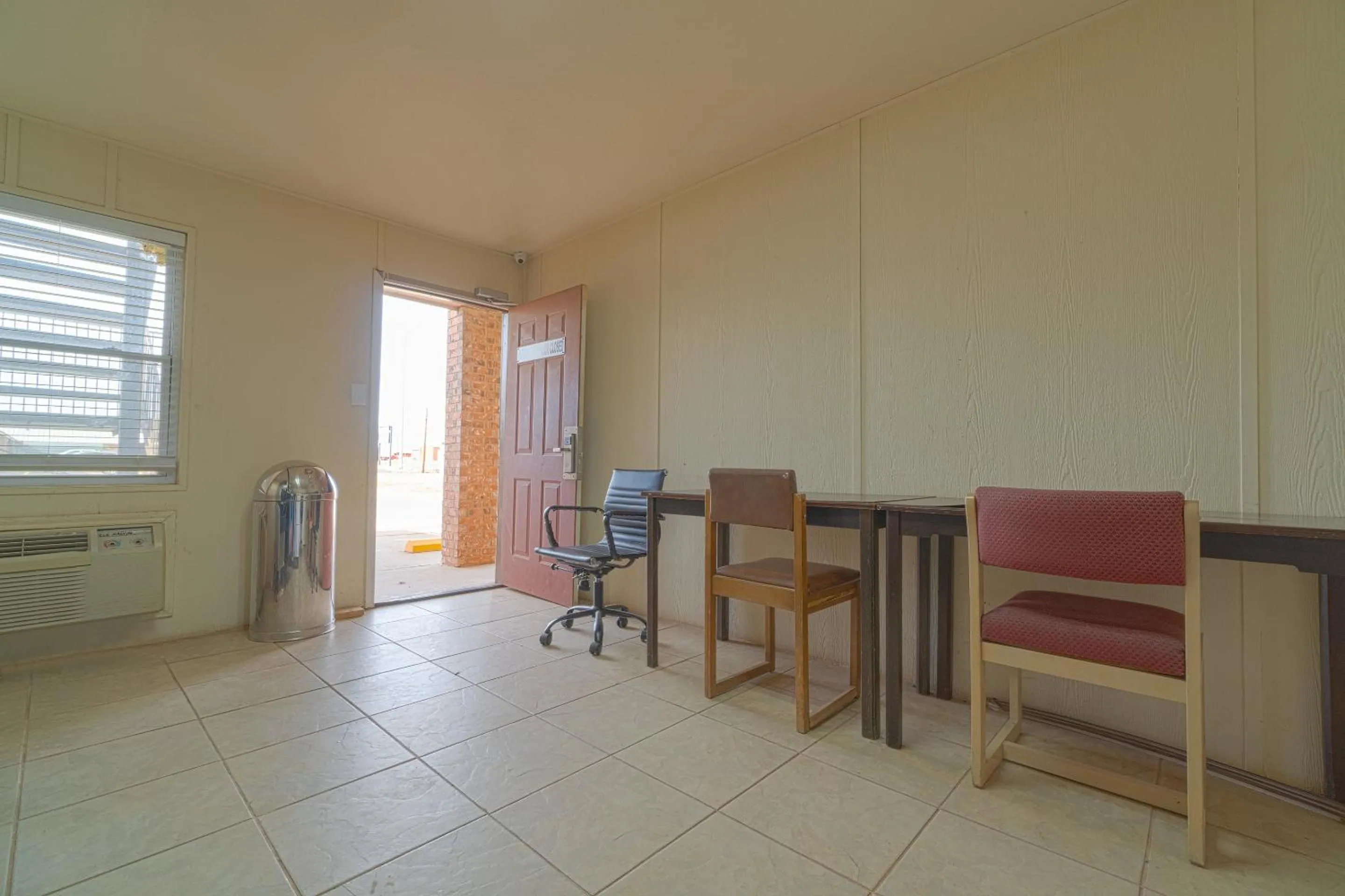 Area and facilities in Stamford Inn By OYO