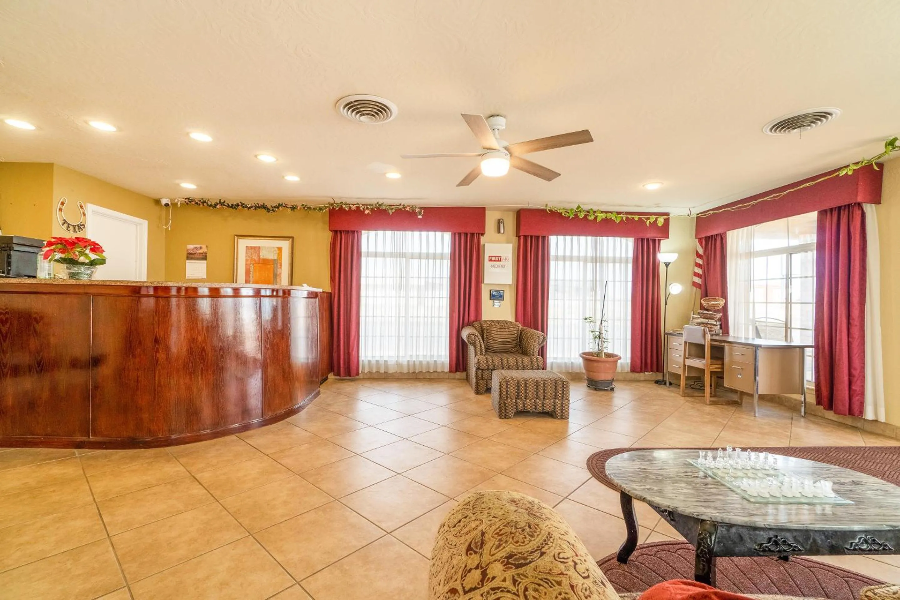 Lobby or reception in Stamford Inn By OYO