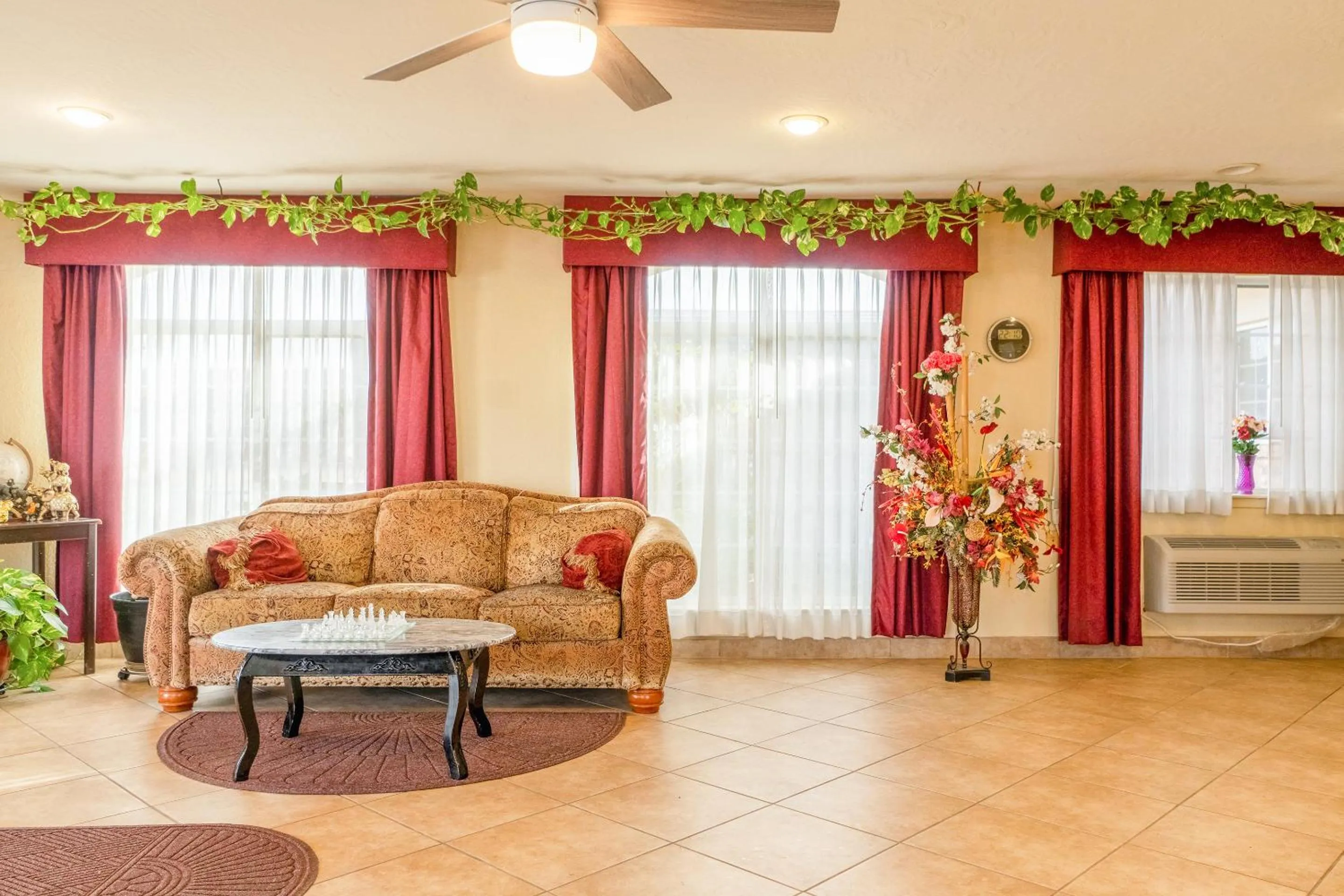 Lobby or reception in Stamford Inn By OYO