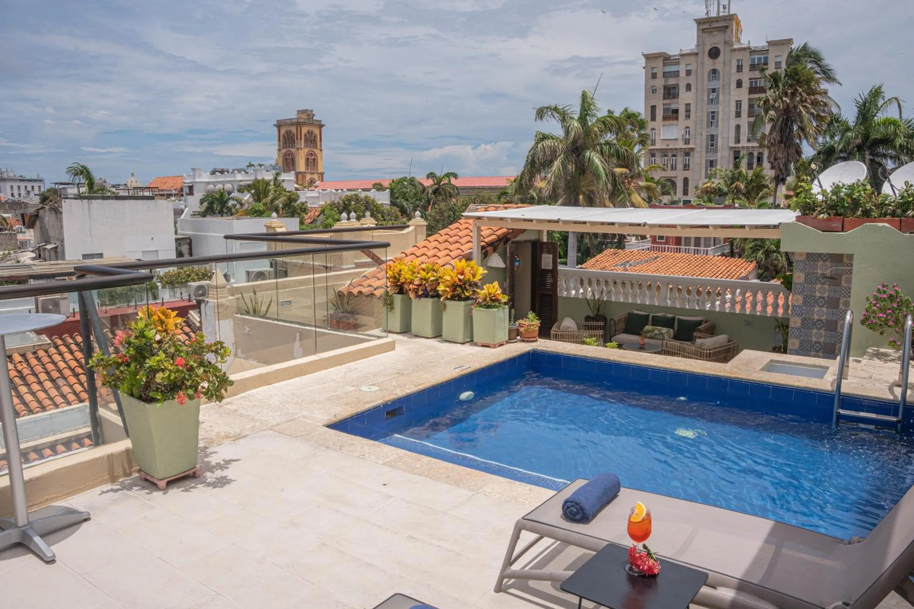 Swimming pool in Hotel Casa La Fe