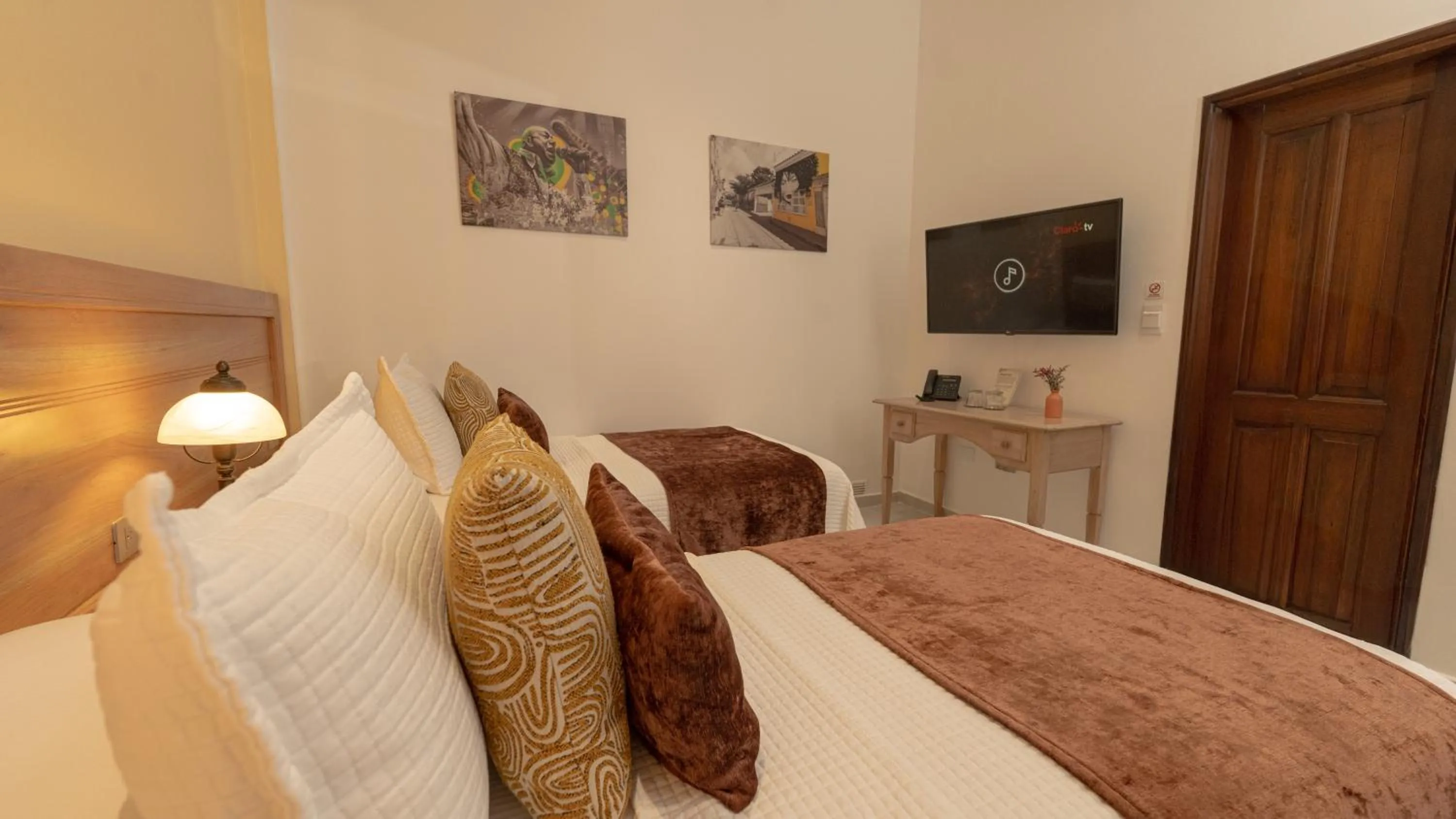 TV and multimedia, Bed in Hotel Casa La Fe