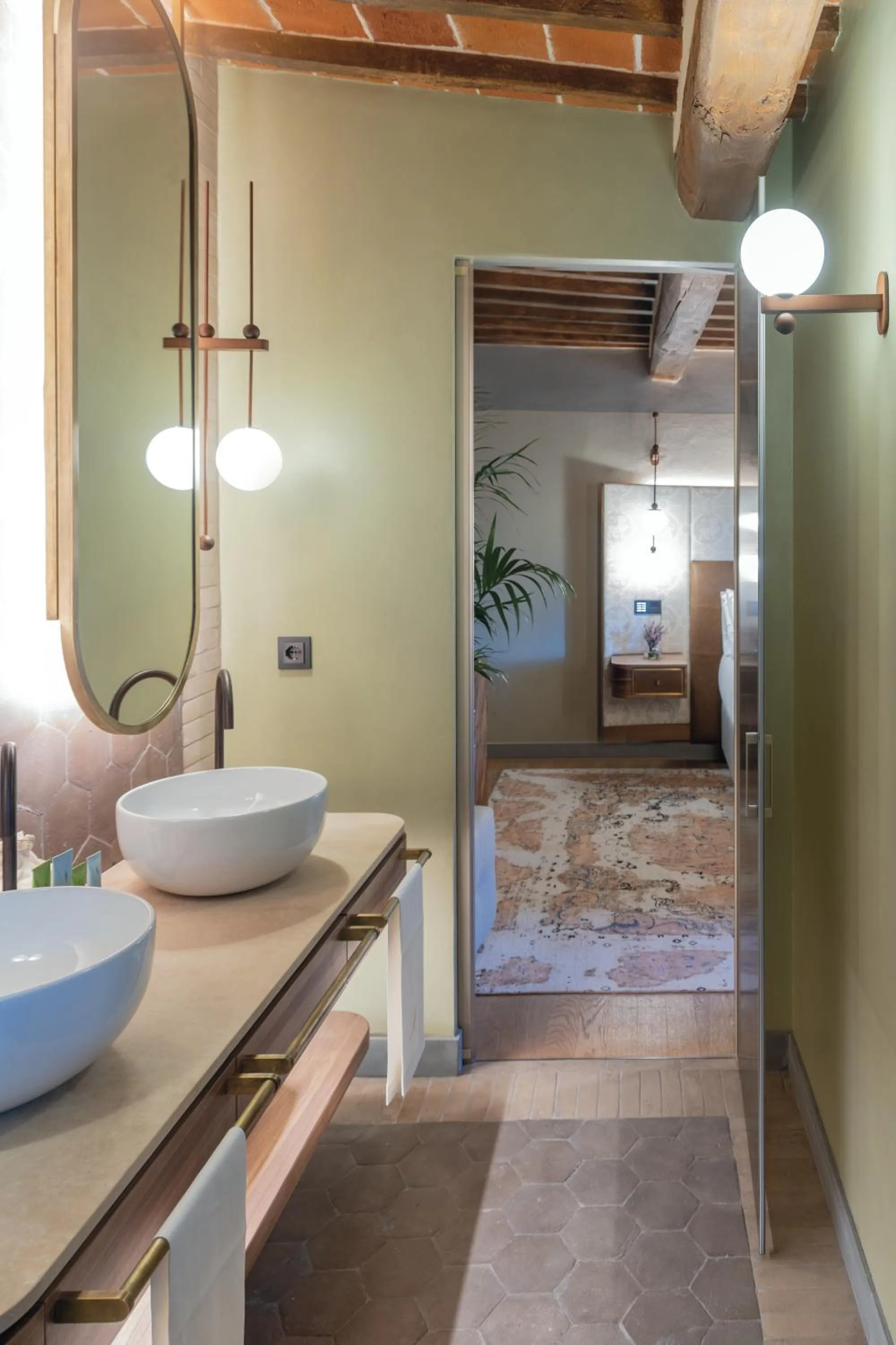 Bathroom, Bed in Borgo Dei Conti Resort Relais & Chateaux