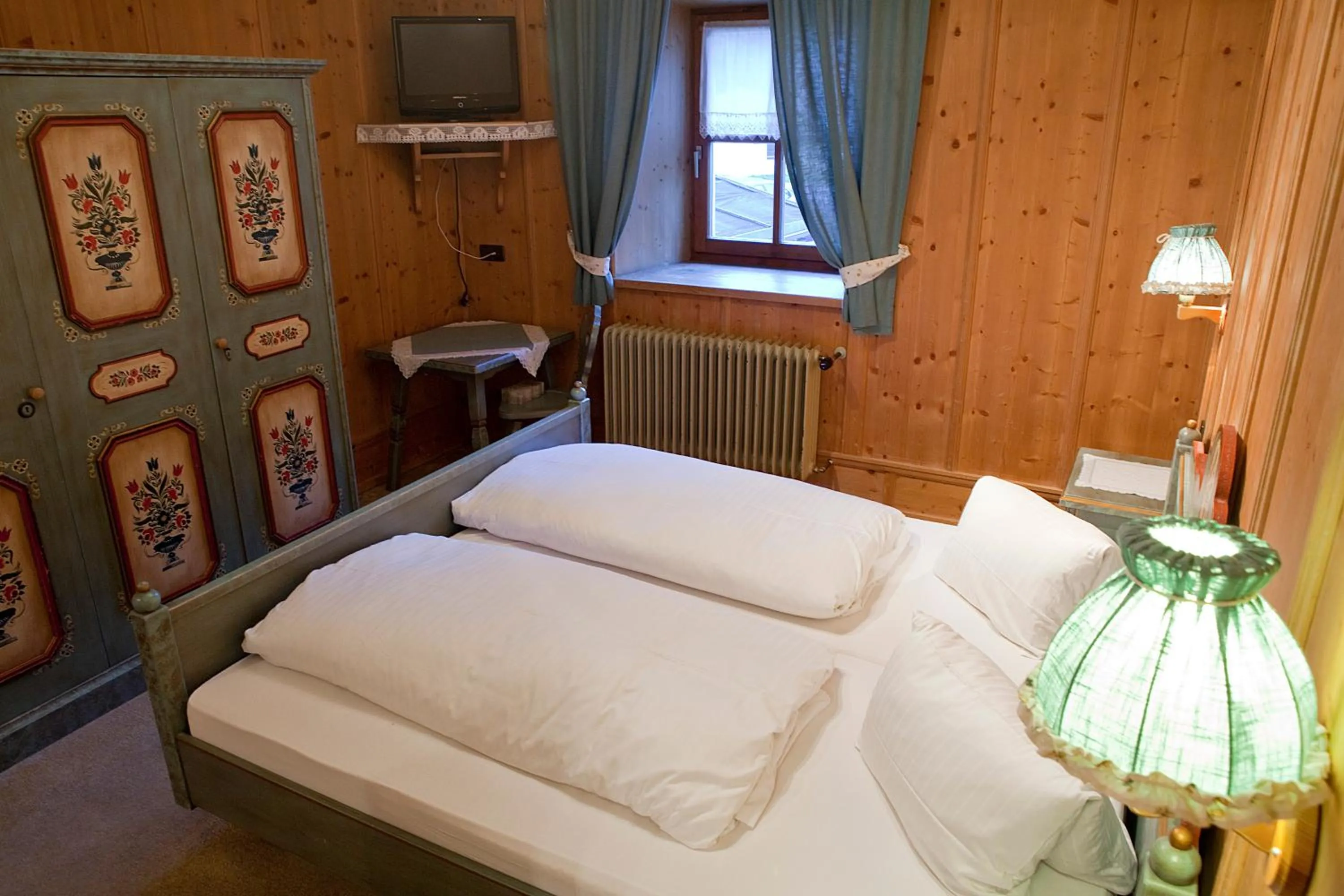 Photo of the whole room, Bed in Gasthof Andrelwirt Rauris