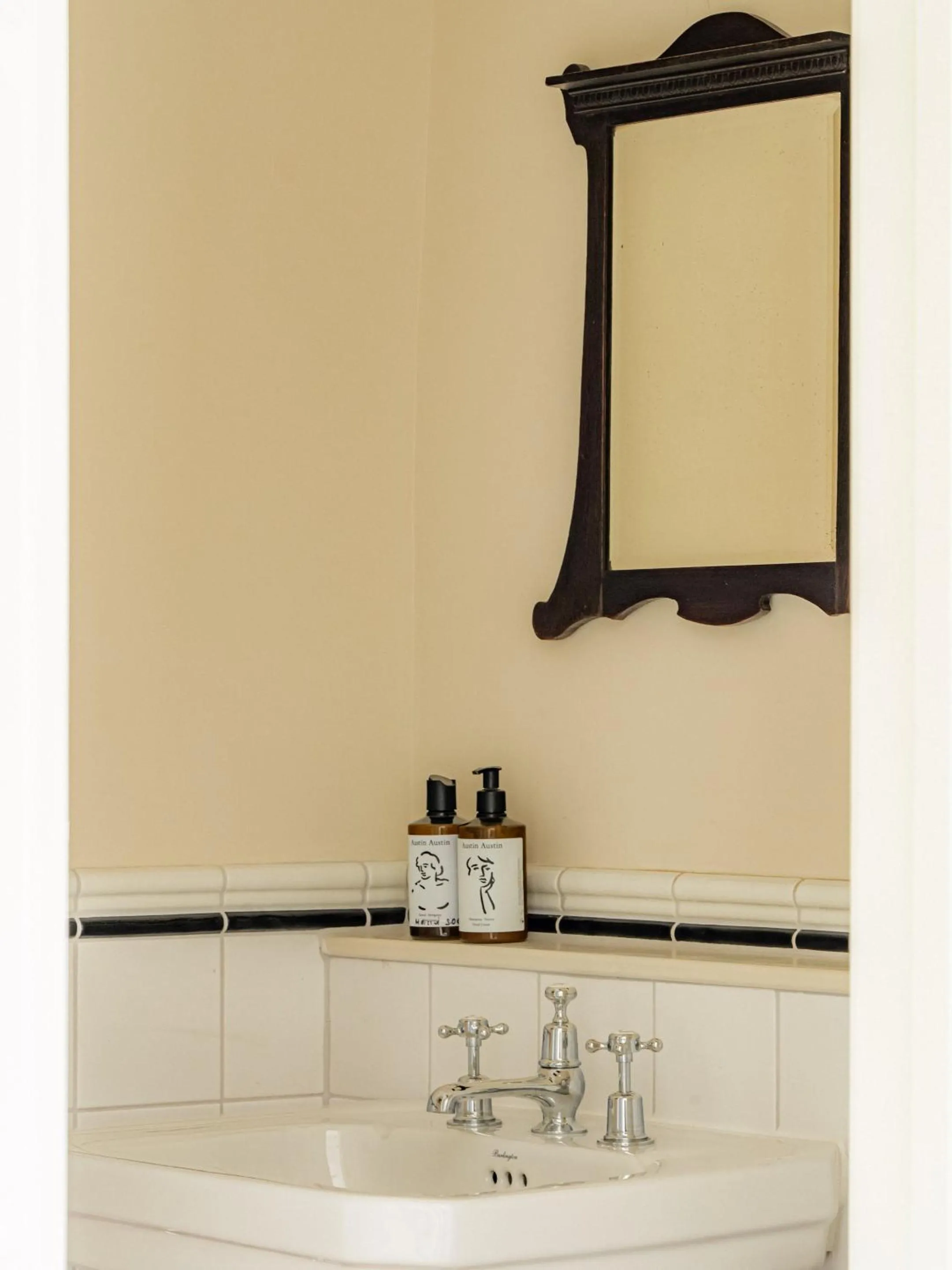 Bathroom in The Bell Inn