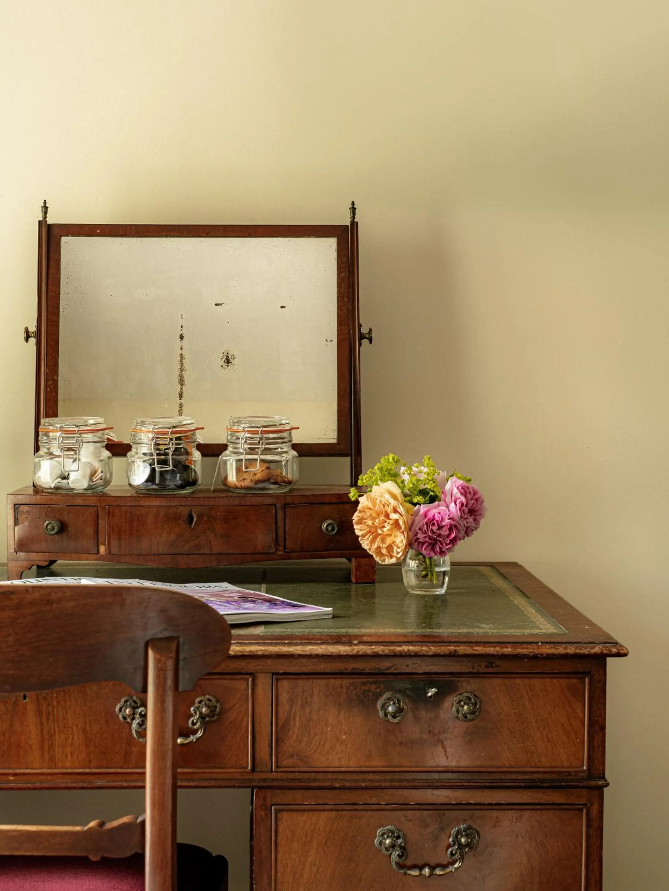 Bedroom in The Bell Inn
