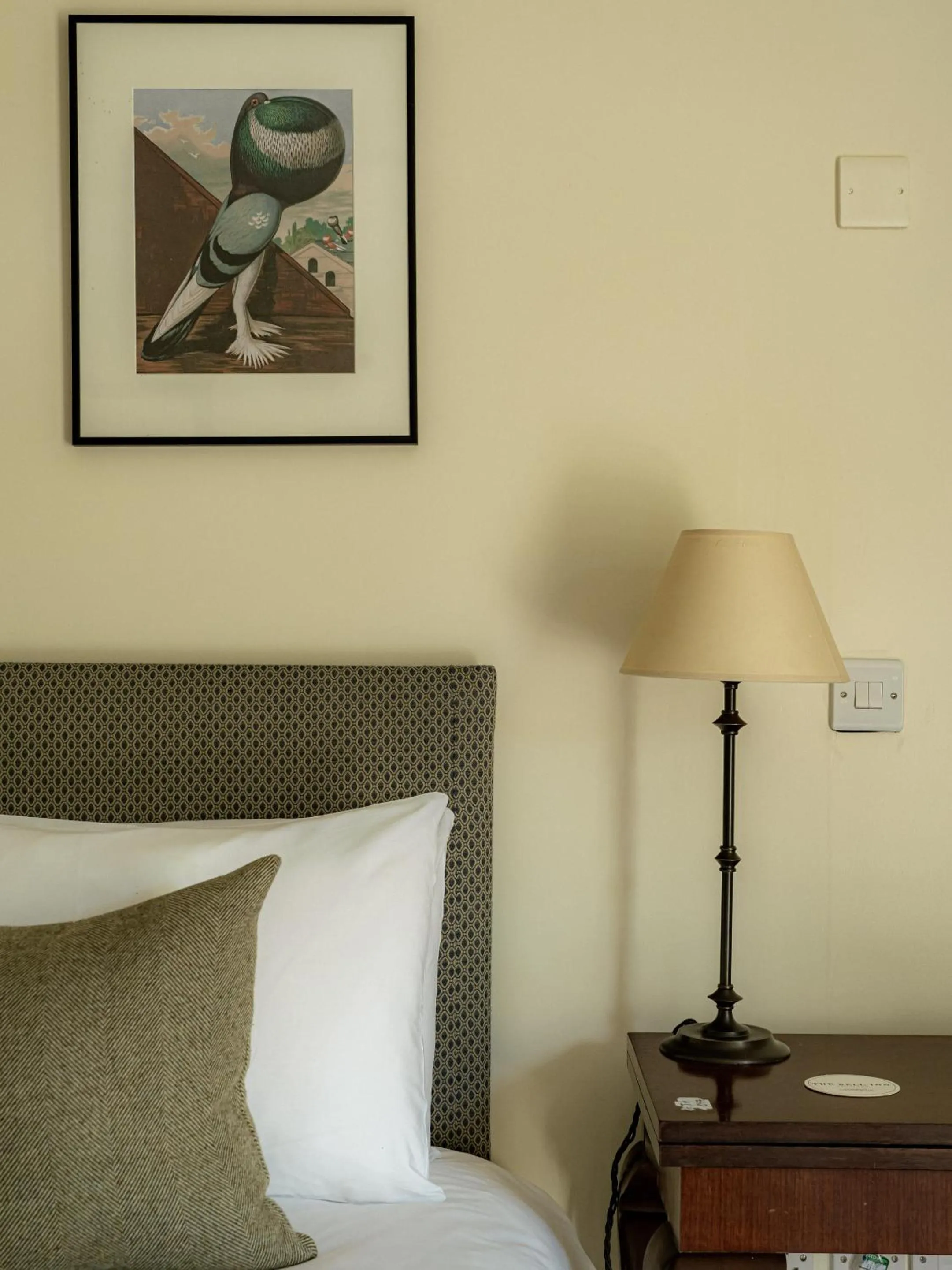 Bedroom, Bed in The Bell Inn