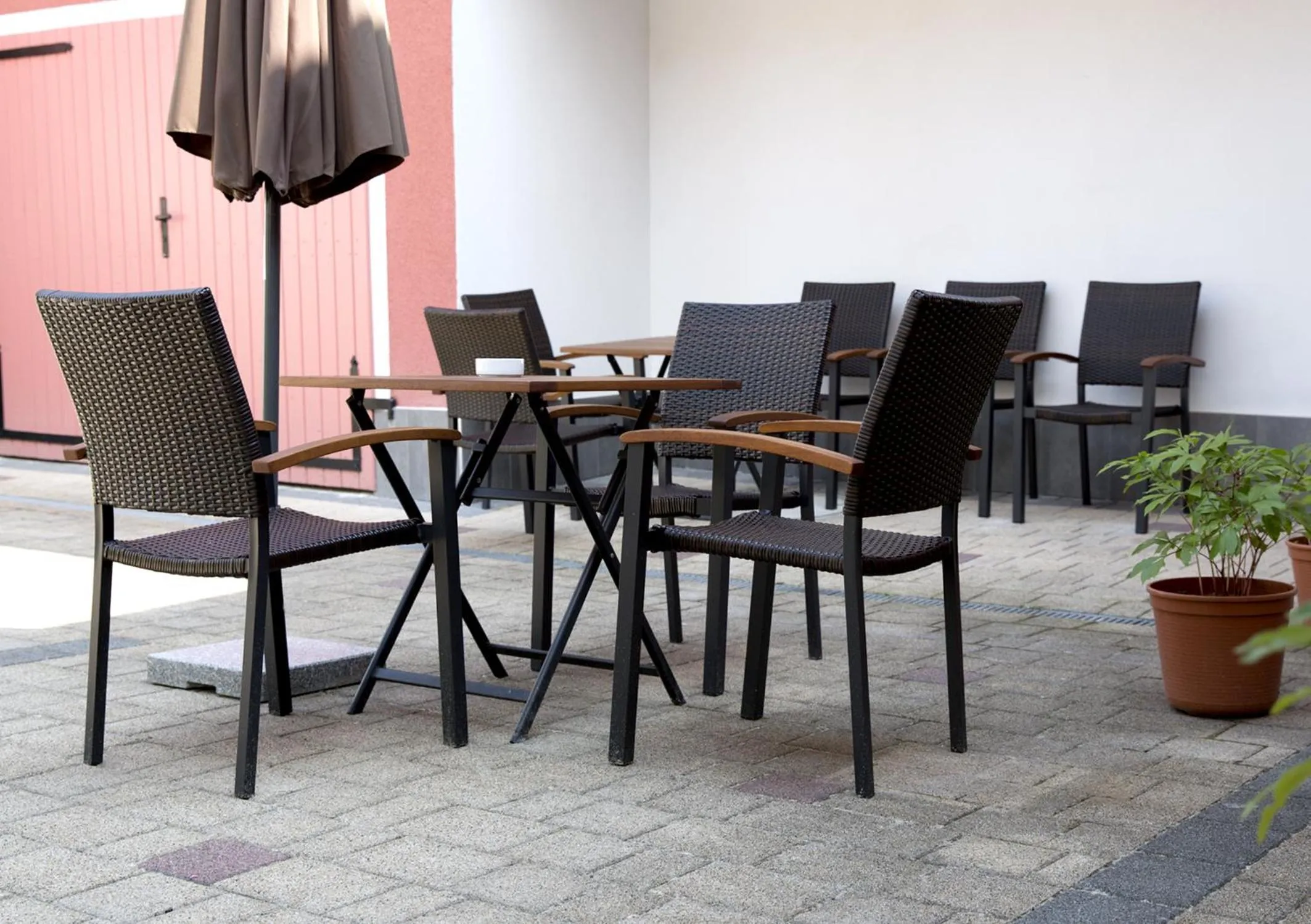 Patio in Hotel Garni Goldene Traube