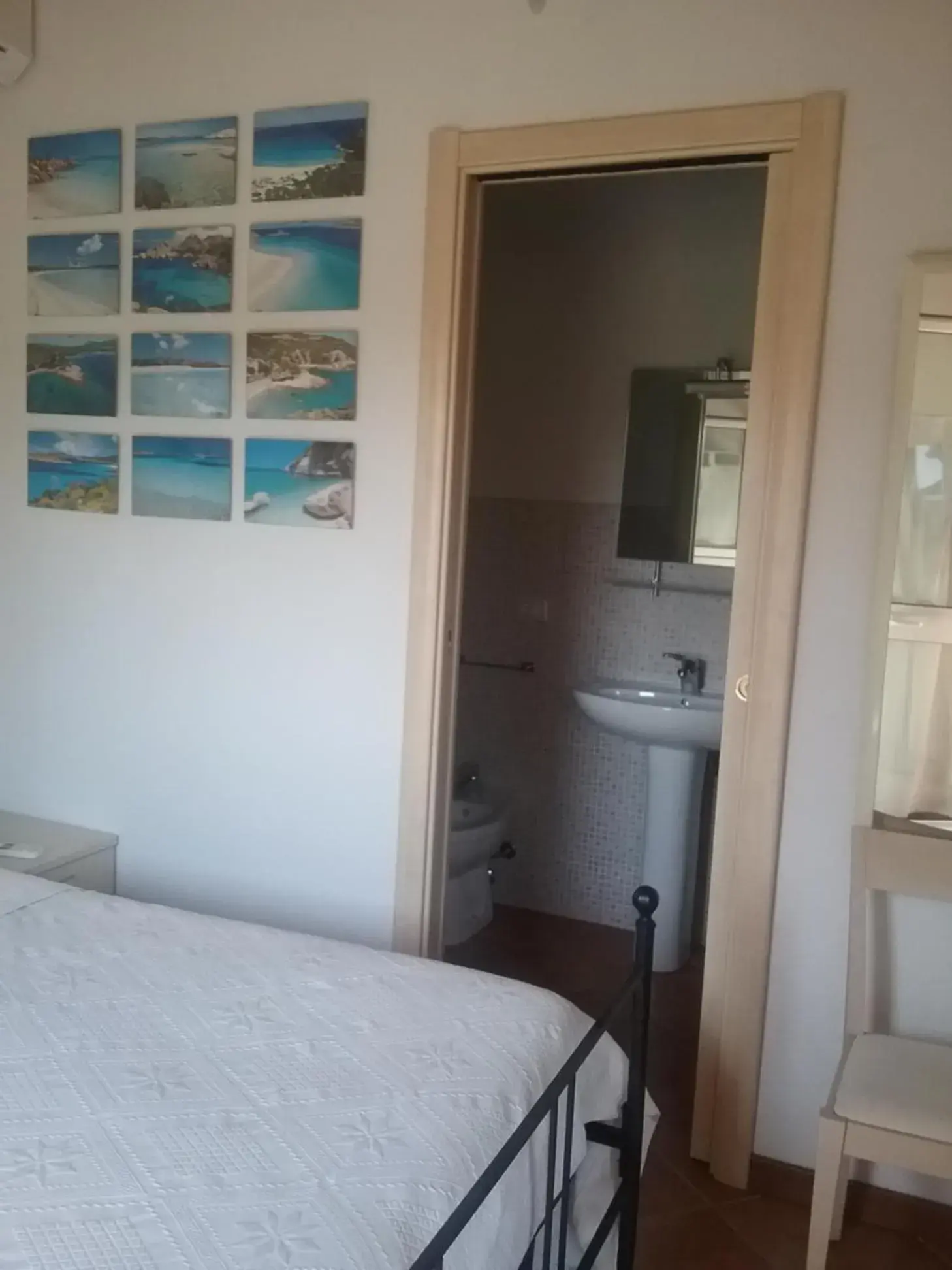 Small Double Room in B&B Castiglias Small Double Room in B&B Castiglias