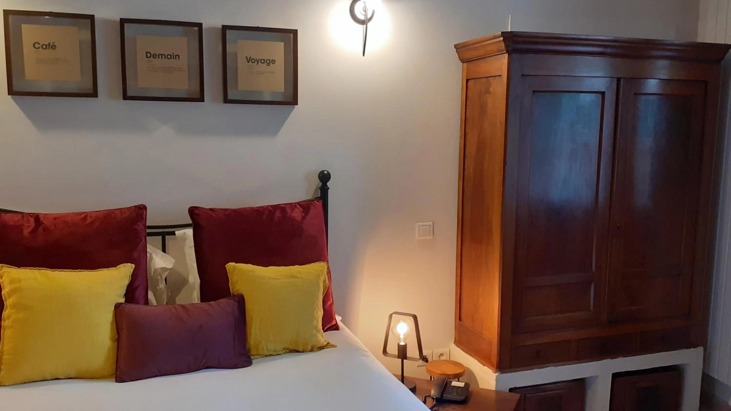 Bed in L'Instant Sévigné