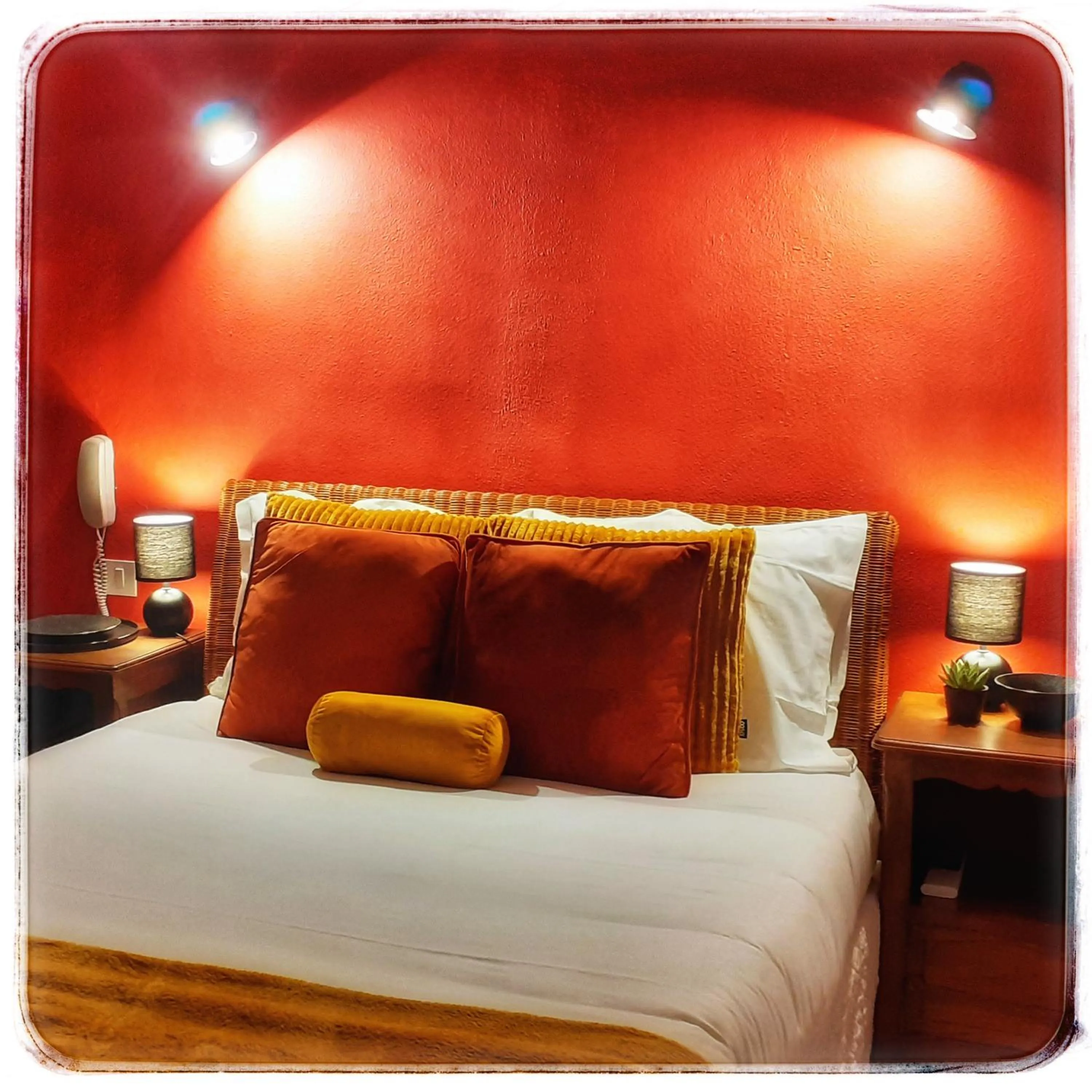 Bedroom, Bed in L'Instant Sévigné