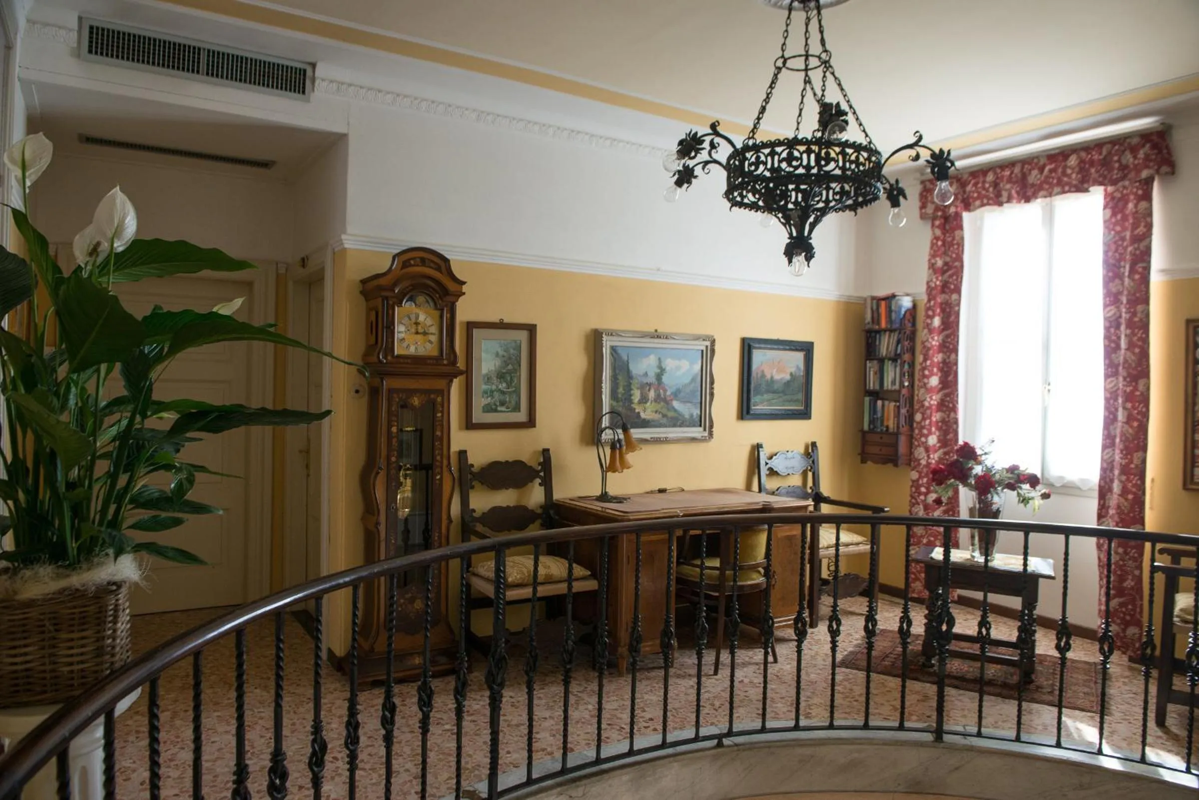 Library in Hotel Olivedo