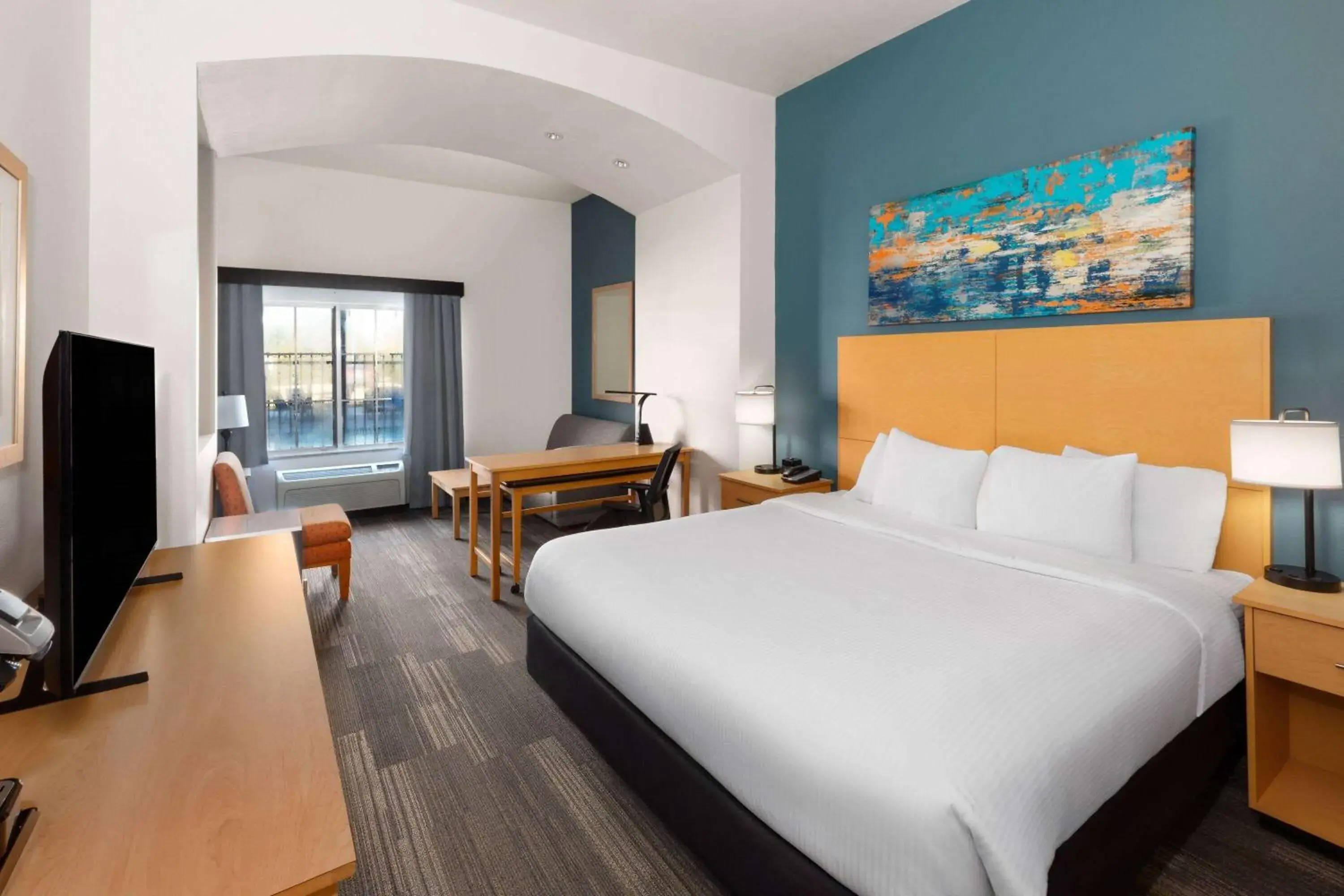 Photo of the whole room, Bed in La Quinta by Wyndham Austin NW/Lakeline Mall Photo of the whole room, Bed in La Quinta by Wyndham Austin NW/Lakeline Mall