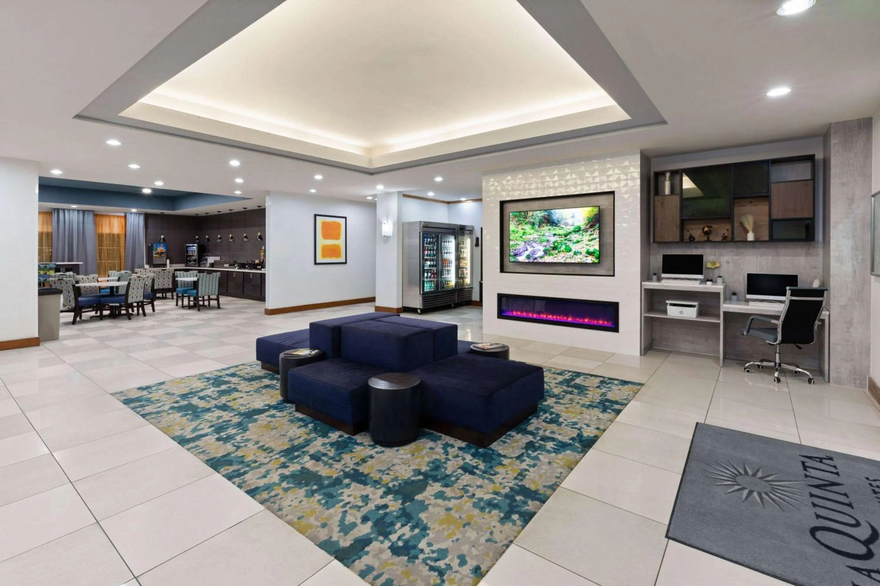 Lobby or reception in La Quinta by Wyndham Austin NW/Lakeline Mall