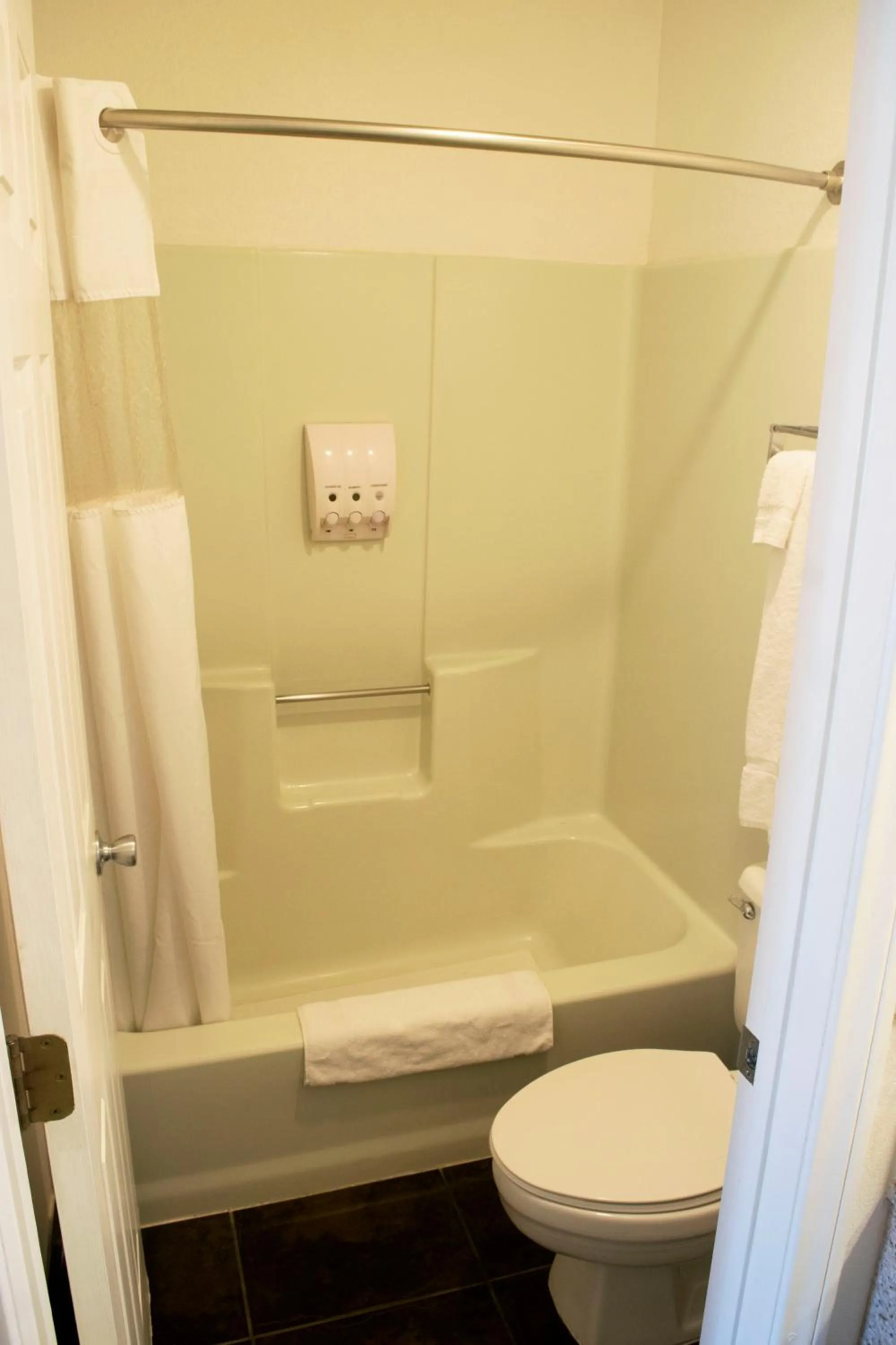 Toilet in Rio Del Sol Inn Needles