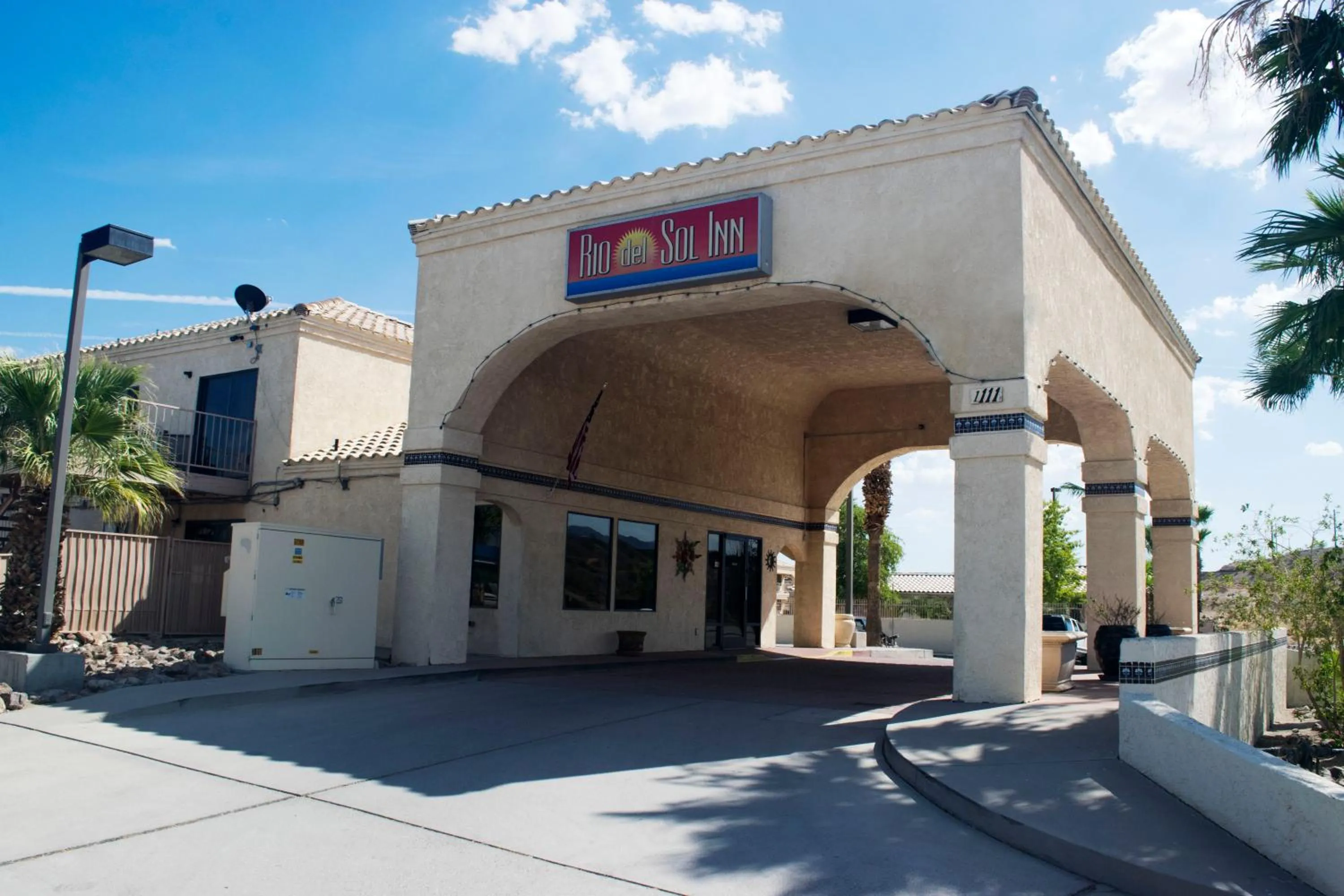 Property building in Rio Del Sol Inn Needles